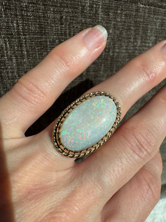 Antique 14K Solid Yellow Gold Natural Australian Opal Statement Ring