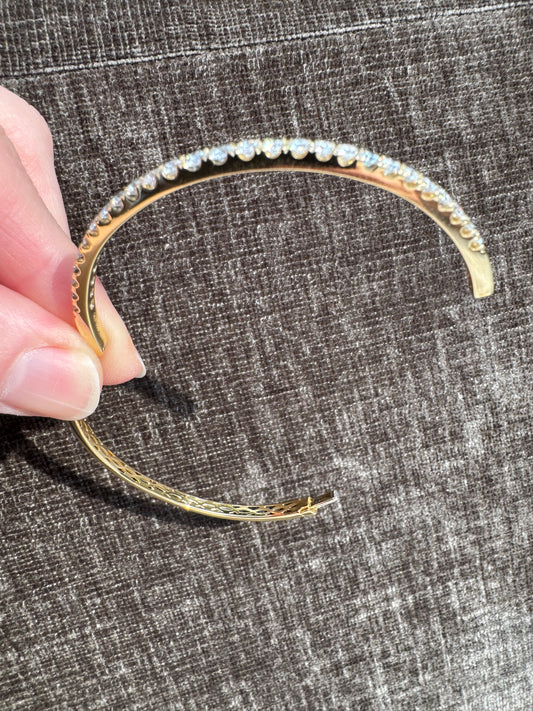 18k Yellow Gold Diamond Bangle