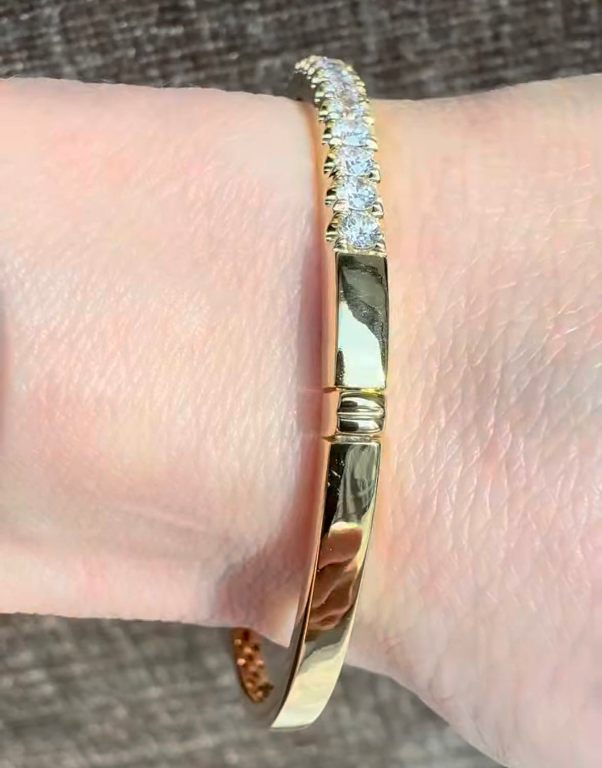 18k Yellow Gold Diamond Bangle