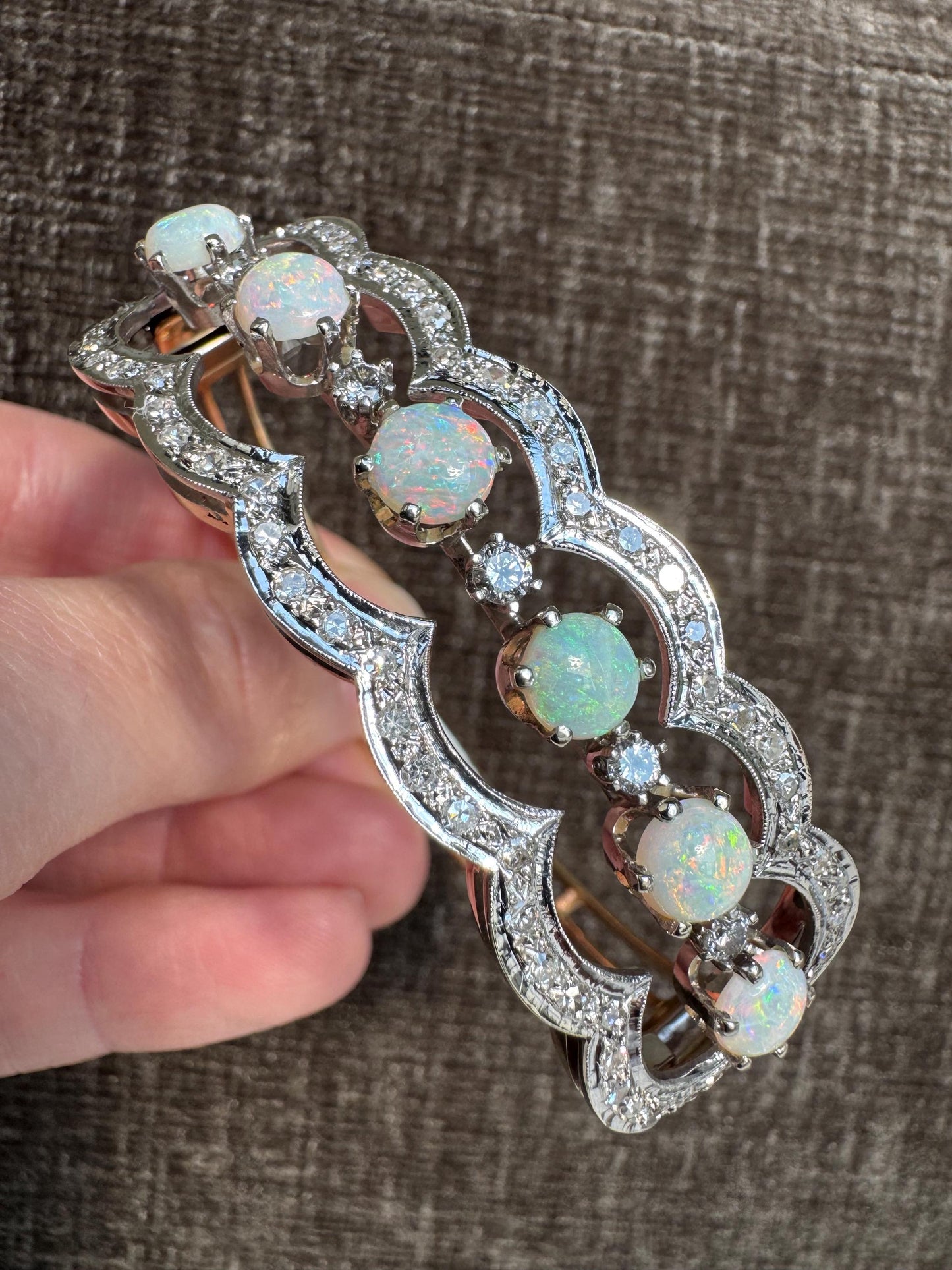 Stunning Vintage Estate 14K Opal and 1.80 CTW Diamond Scalloped Hinged Bracelet