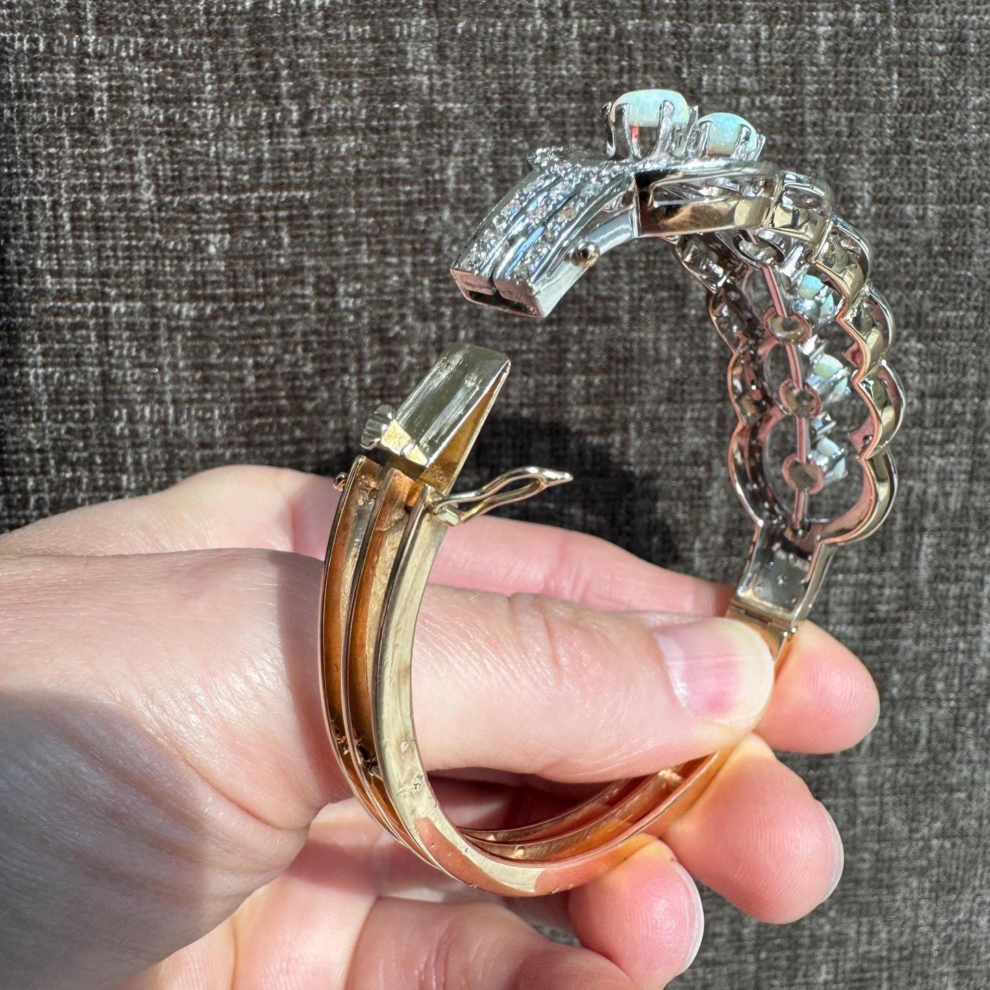 Stunning Vintage Estate 14K Opal and 1.80 CTW Diamond Scalloped Hinged Bracelet