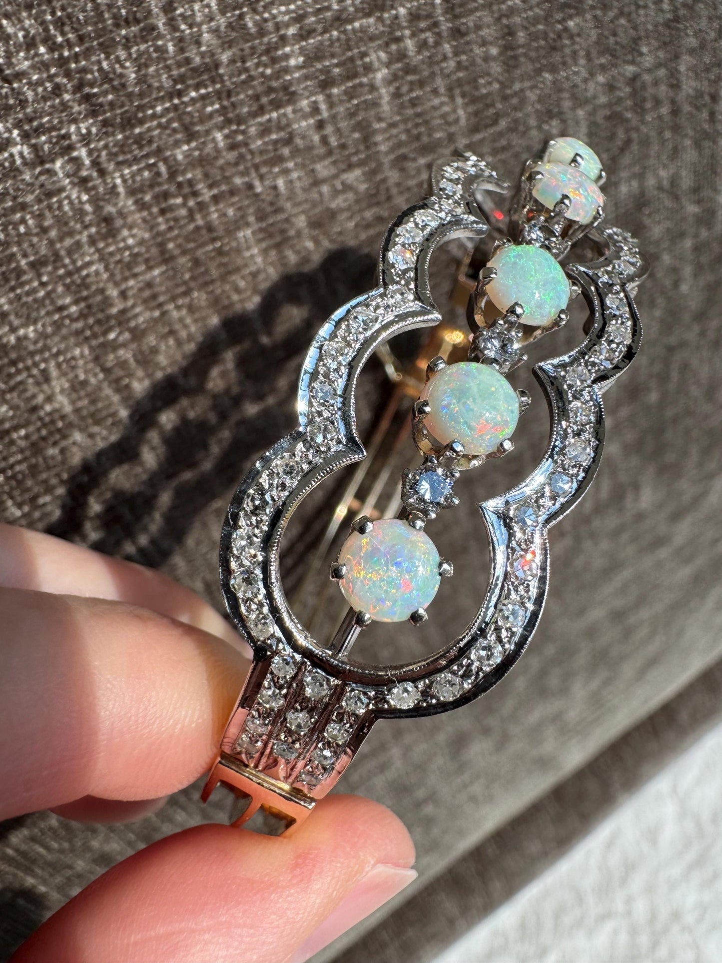 Stunning Vintage Estate 14K Opal and 1.80 CTW Diamond Scalloped Hinged Bracelet