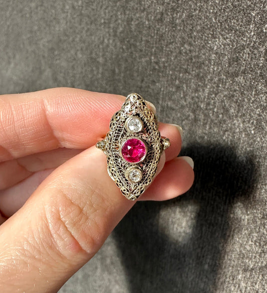 Vintage Art Nouveau 18k Solid Gold Natural Ruby & Diamond Filigree Ring