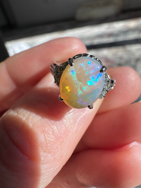 Beautiful Vintage Natural Opal & Diamonds in Solid Platinum Ring