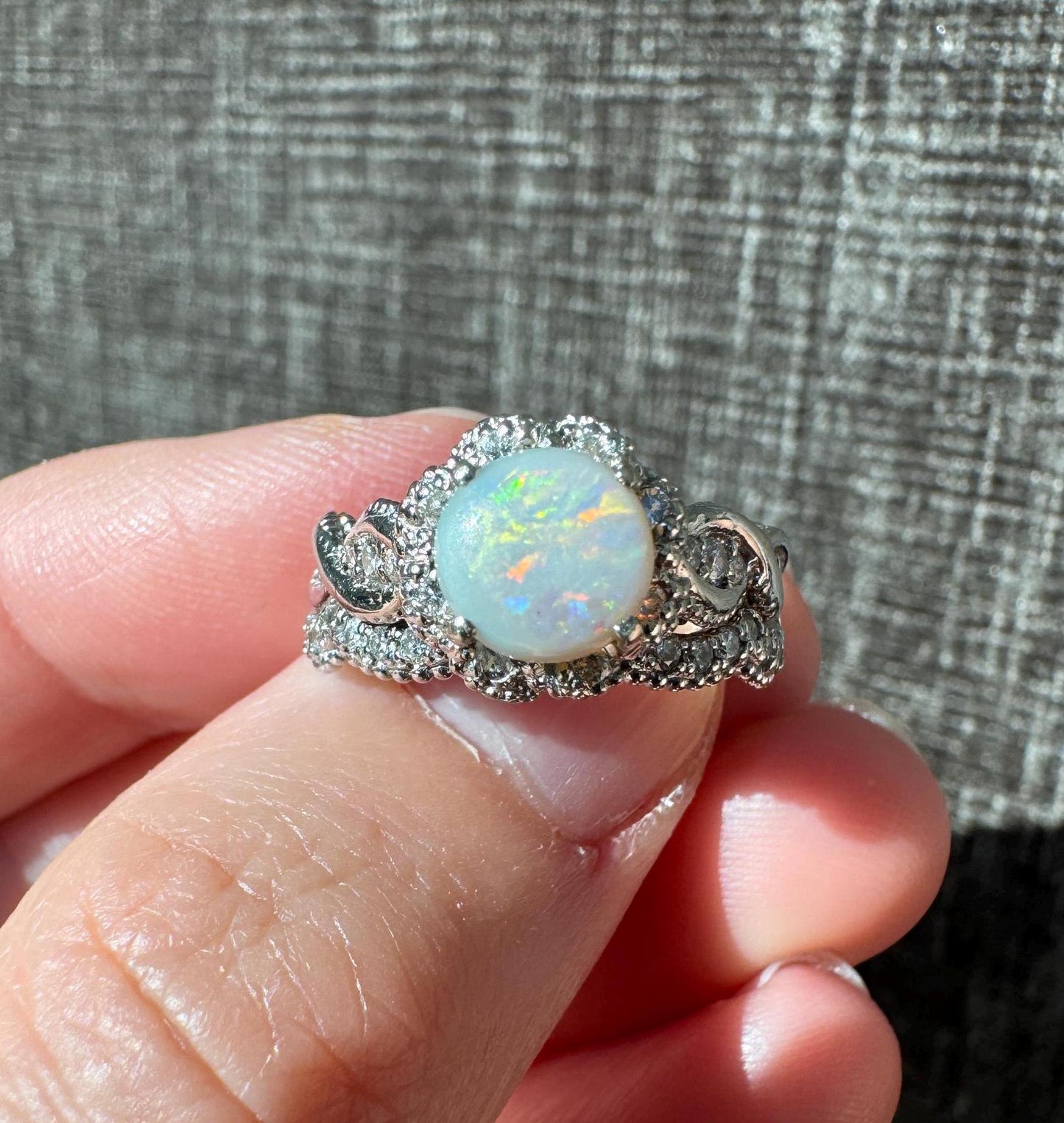Beautiful 14k Solid White Gold Natural Opal & Diamond Ring and Band Set