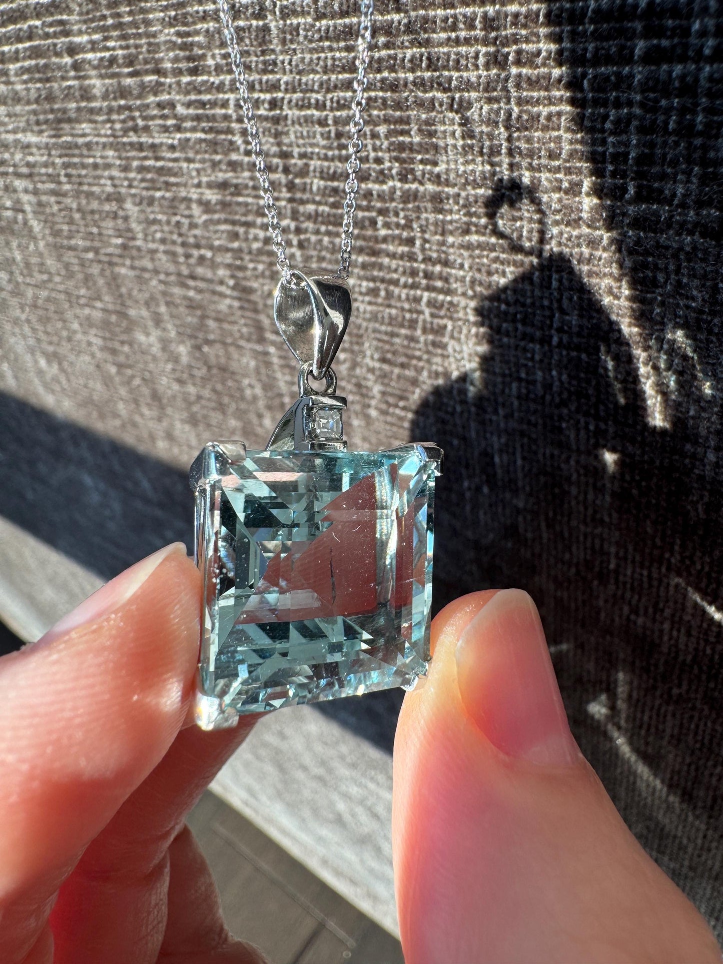 18k Solid Yellow Gold 22 Carat Natural Aquamarine and Diamond Necklace