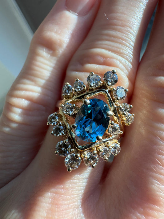 Stunning Vintage 14k Solid Yellow Gold Natural Blue Sapphire and Diamond Estate Ring