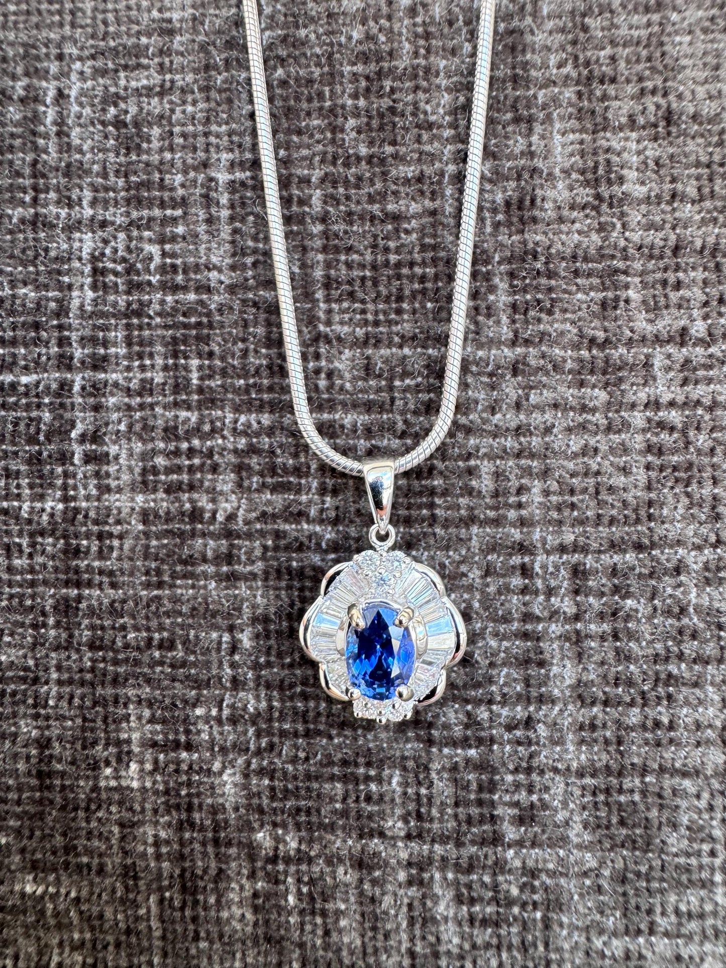 18k Solid White Gold Natural Sapphire & Diamond Necklace