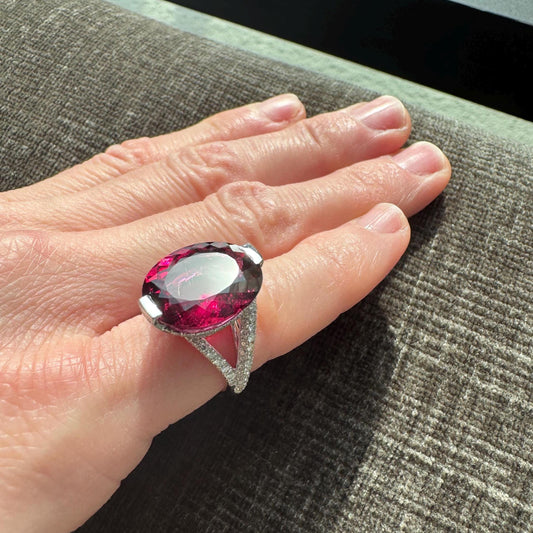 Stunning 14K Solid Gold Natural 13 Carat Tourmaline & Diamond Ring