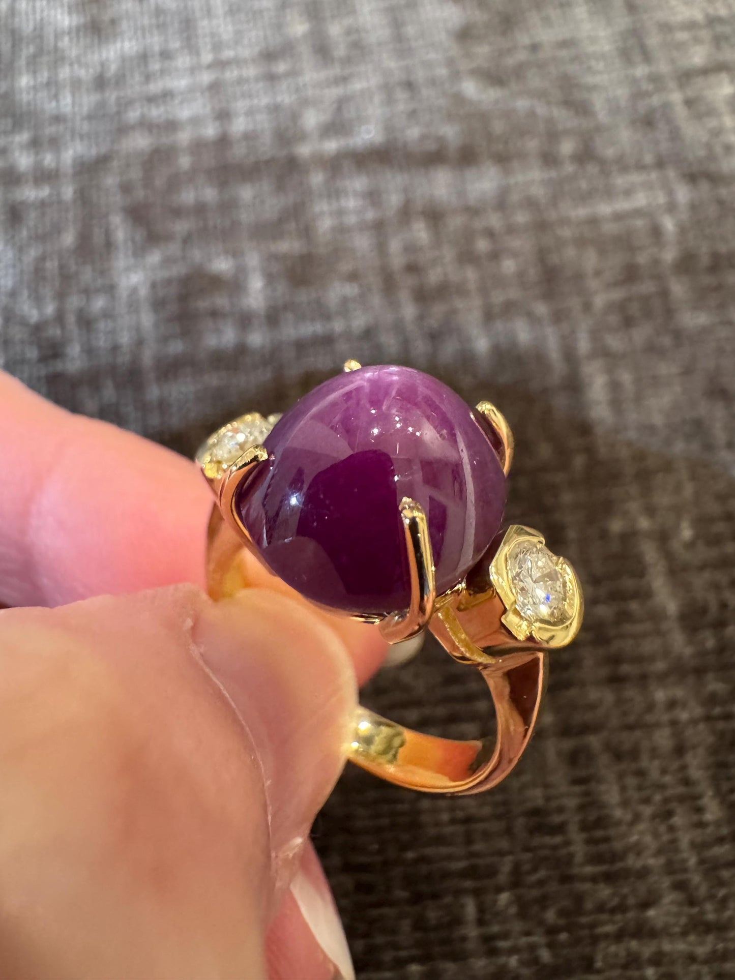 GIA-Certified 14.05ct Natural Star Ruby & Diamond 18K Yellow Gold Ring – Size 7