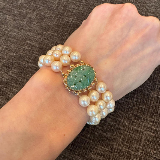 Vintage 14K Gold Jade & Pearl Bracelet 3 Strand Cultured Pearls with Carved Jade Medallion Center