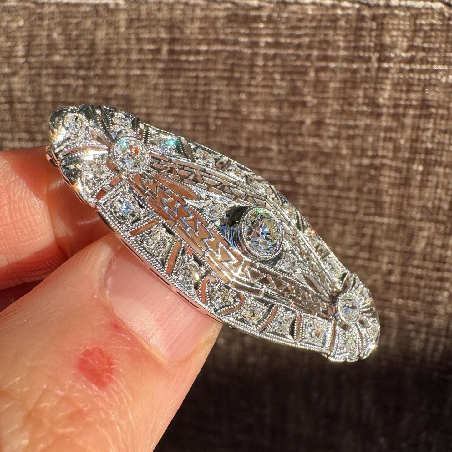 Art Deco Platinum & Old Mine Diamond Brooch – 1.25 ctw, 7.2g, VS1–VS2