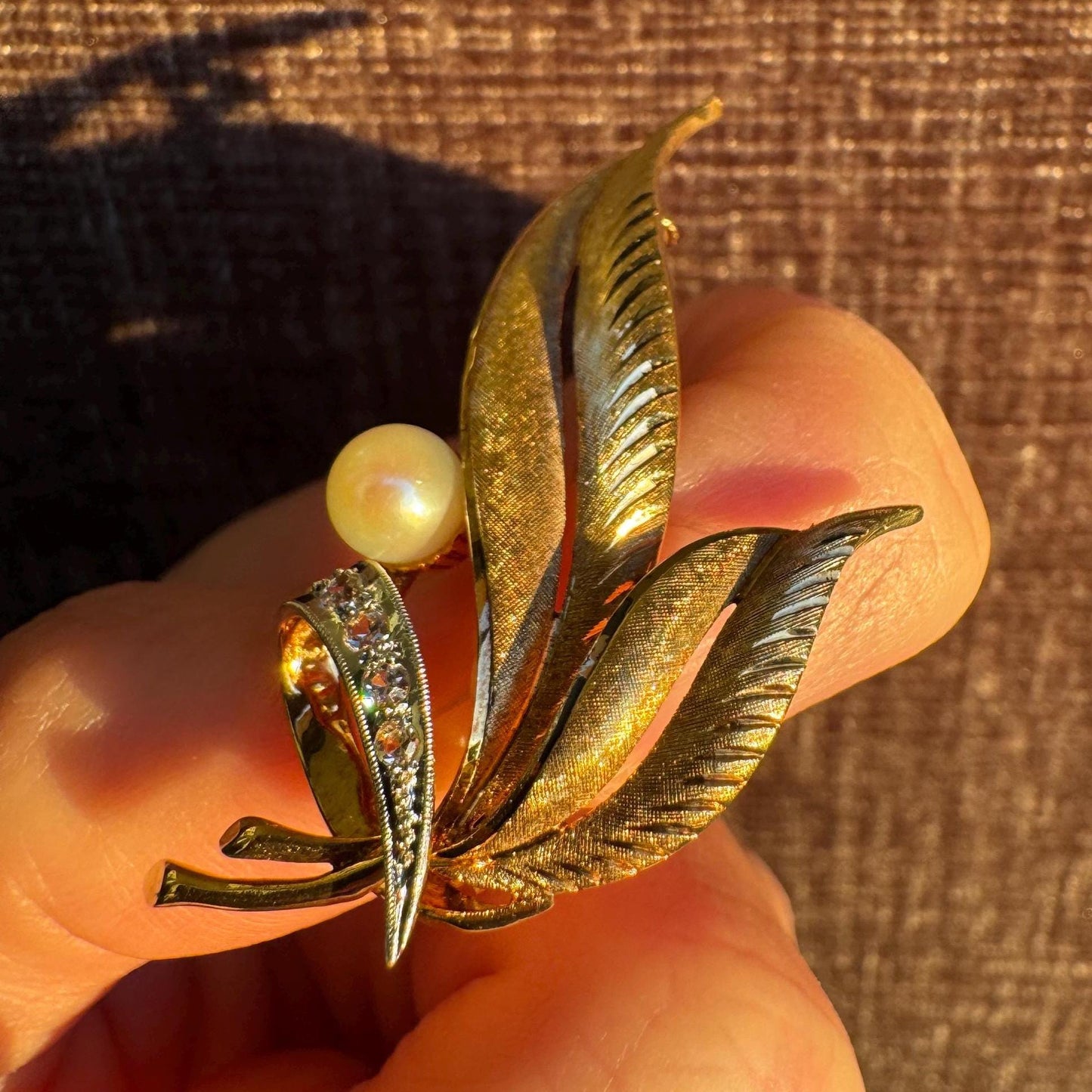 18k Vintage Leaf Brooch with Pearl & Diamonds