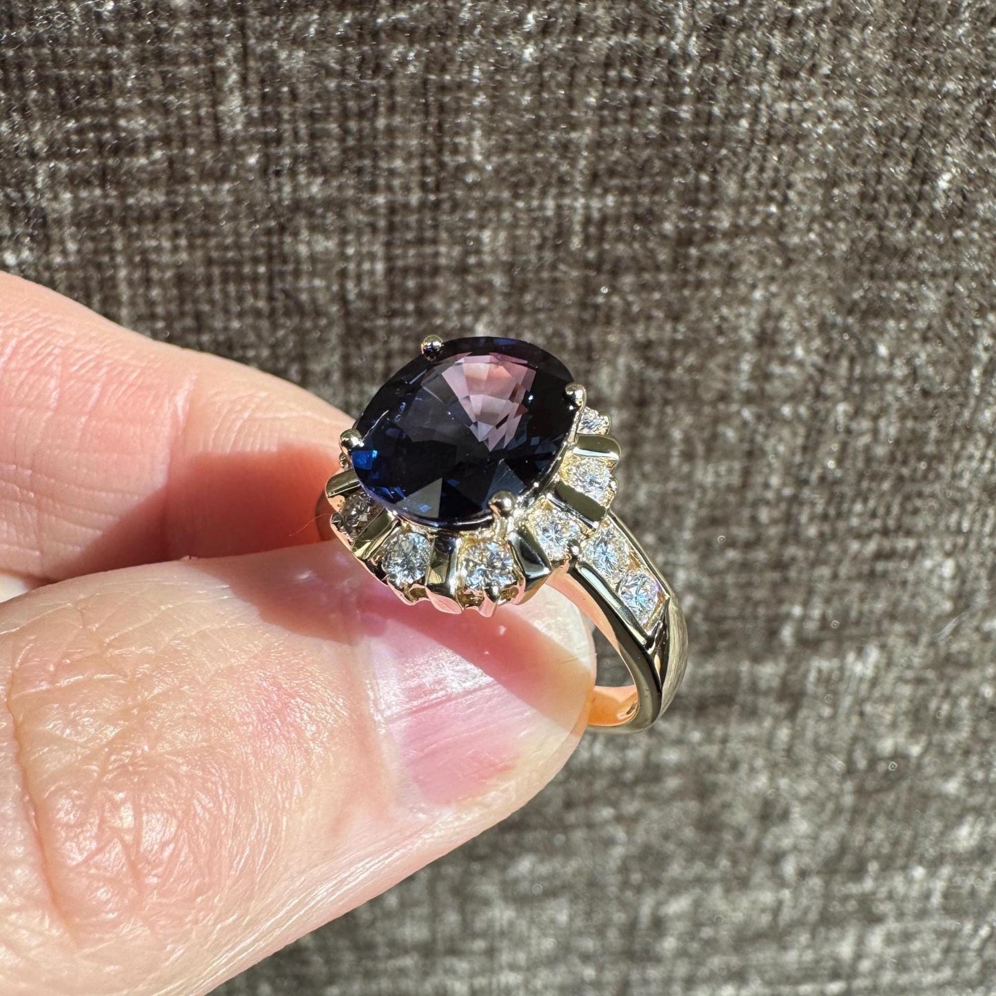 Estate 14k Solid Yellow Gold 3.90ct Color Changing Oval Sapphire Diamond Halo Ring