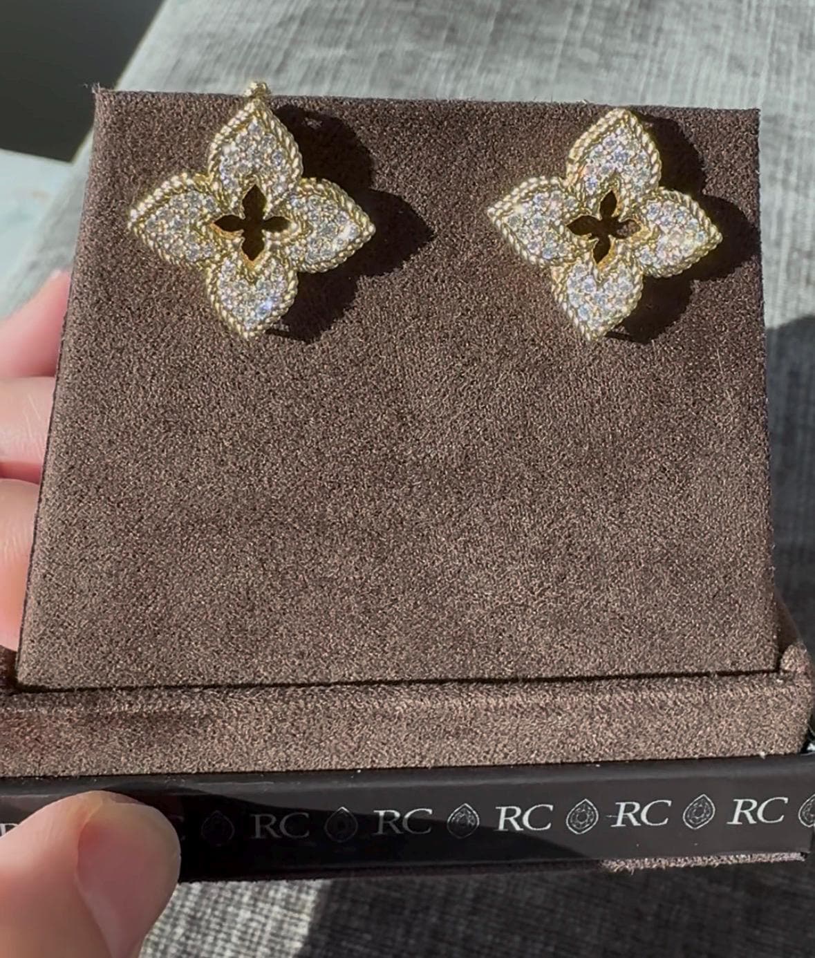 Roberto Coin Venetian Princess Diamond Flower Earrings | 18K Yellow Gold, 0.65 CTW (20mm)