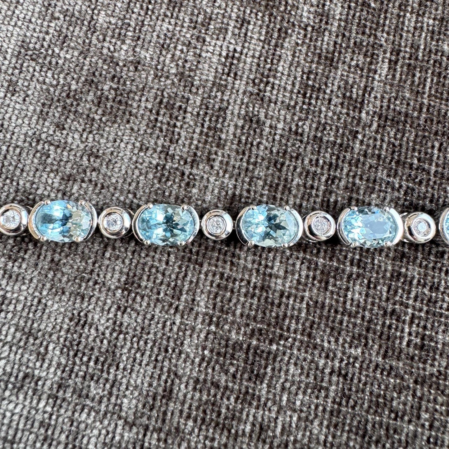 15 Carat Aquamarine & Diamond 14k White Gold Bracelet