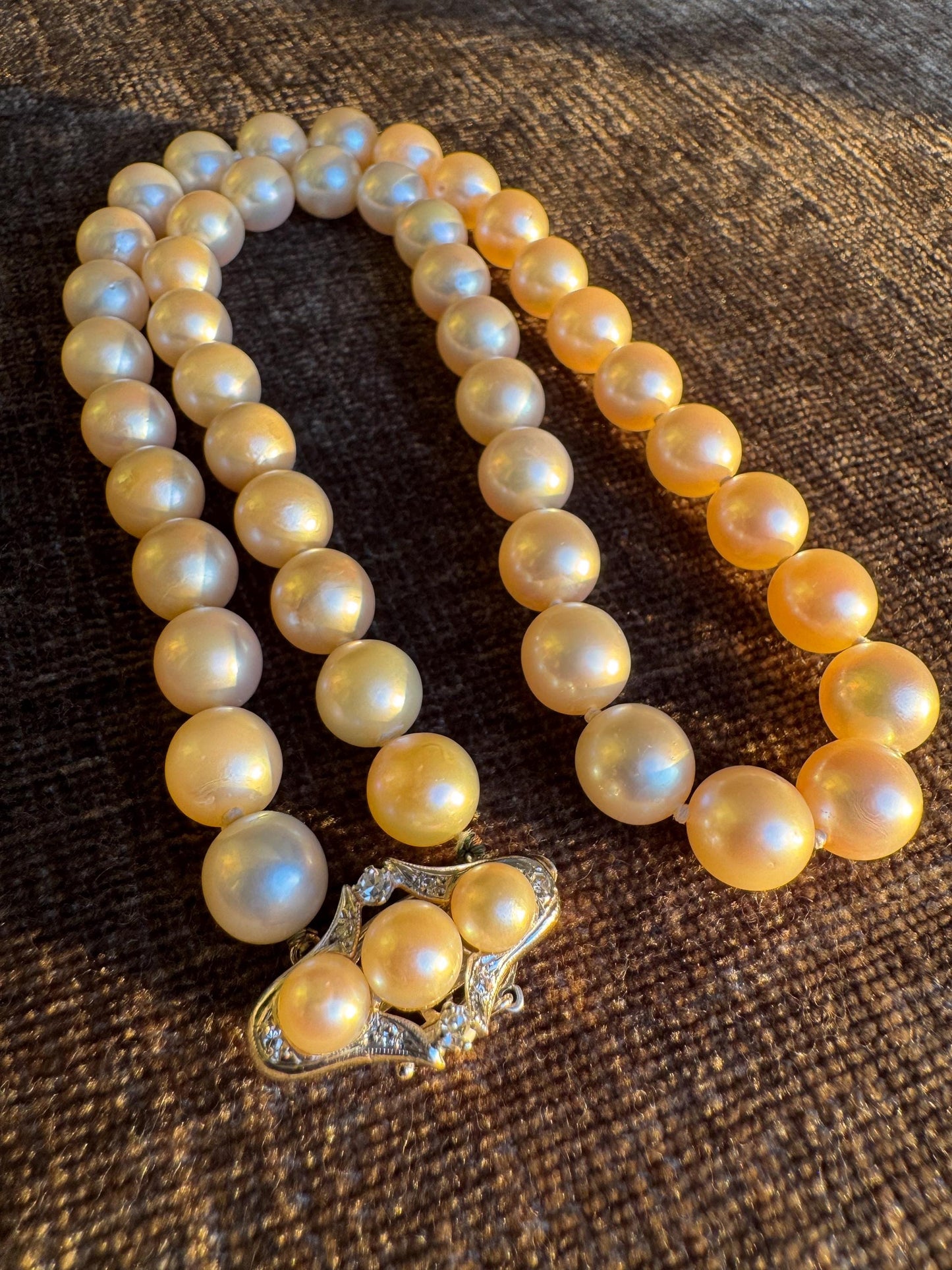 Vintage 14k White Gold Art Deco Akoya Pearl Necklace with Diamond Clasp – 8.5mm Pearls