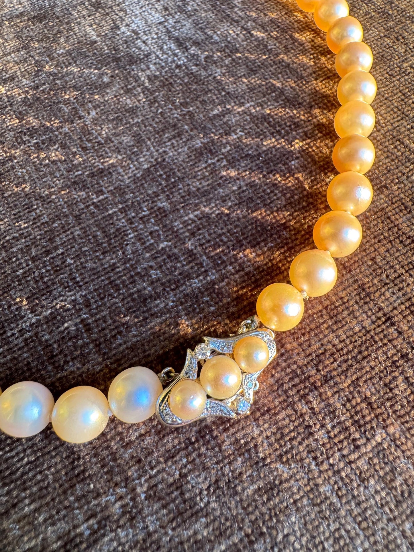 Vintage 14k White Gold Art Deco Akoya Pearl Necklace with Diamond Clasp – 8.5mm Pearls