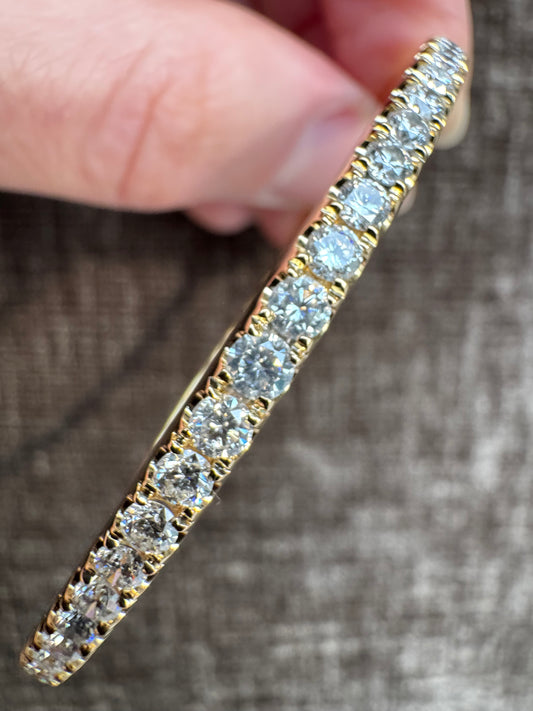 18k Yellow Gold Diamond Bangle