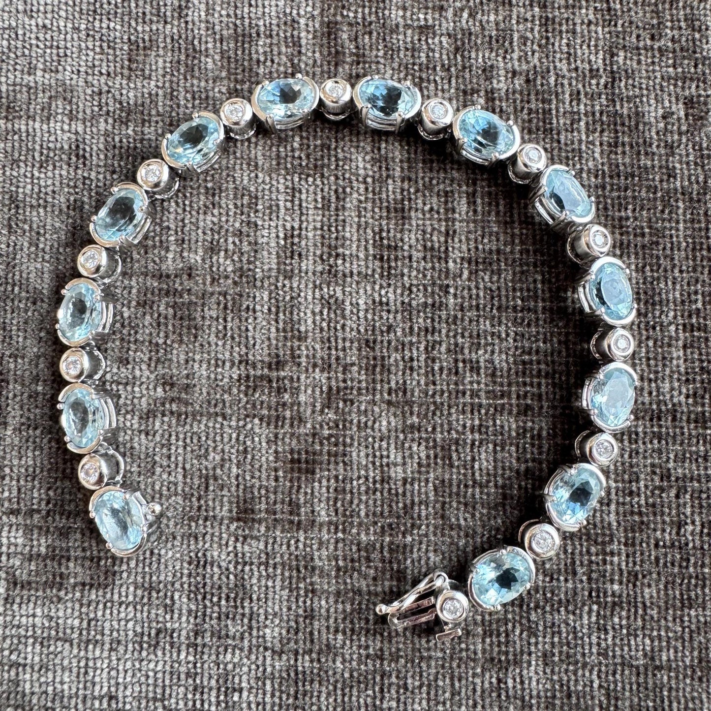 15 Carat Aquamarine & Diamond 14k White Gold Bracelet