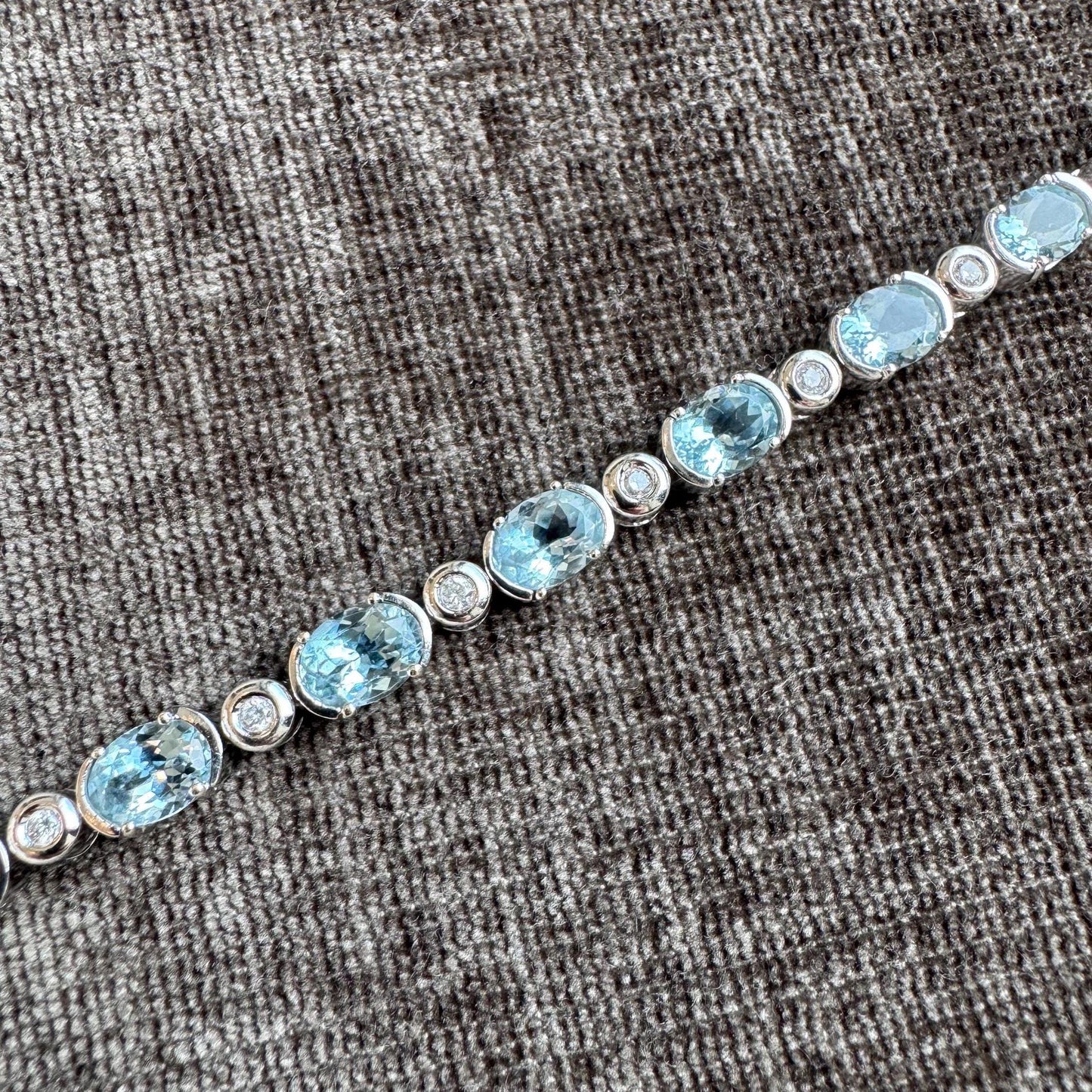 15 Carat Aquamarine & Diamond 14k White Gold Bracelet