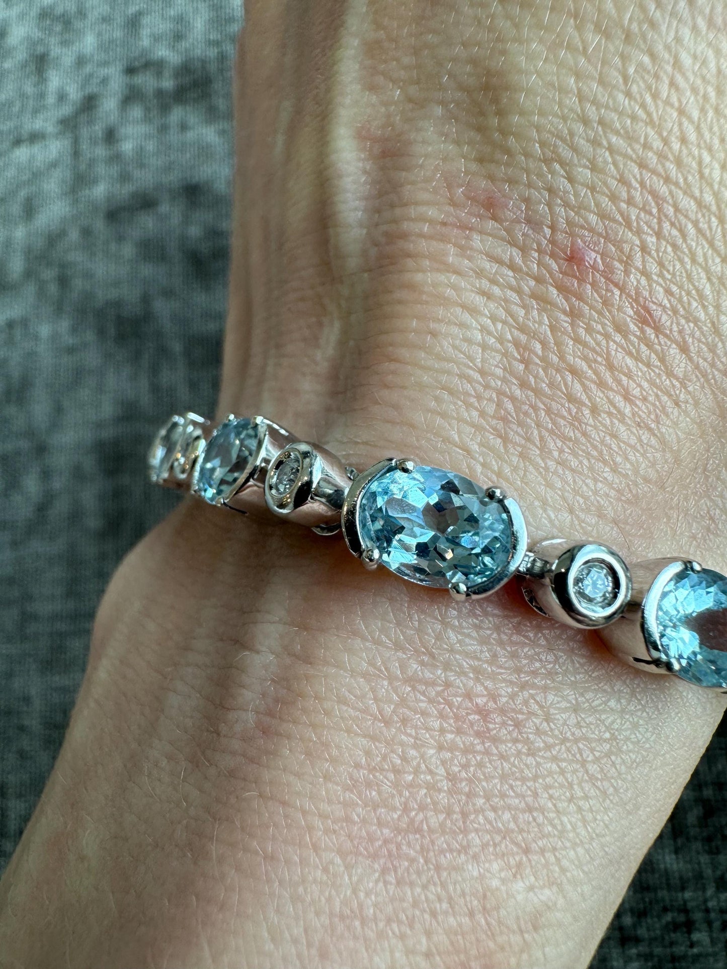 15 Carat Aquamarine & Diamond 14k White Gold Bracelet