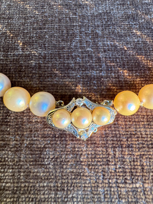 Vintage 14k White Gold Art Deco Akoya Pearl Necklace with Diamond Clasp – 8.5mm Pearls