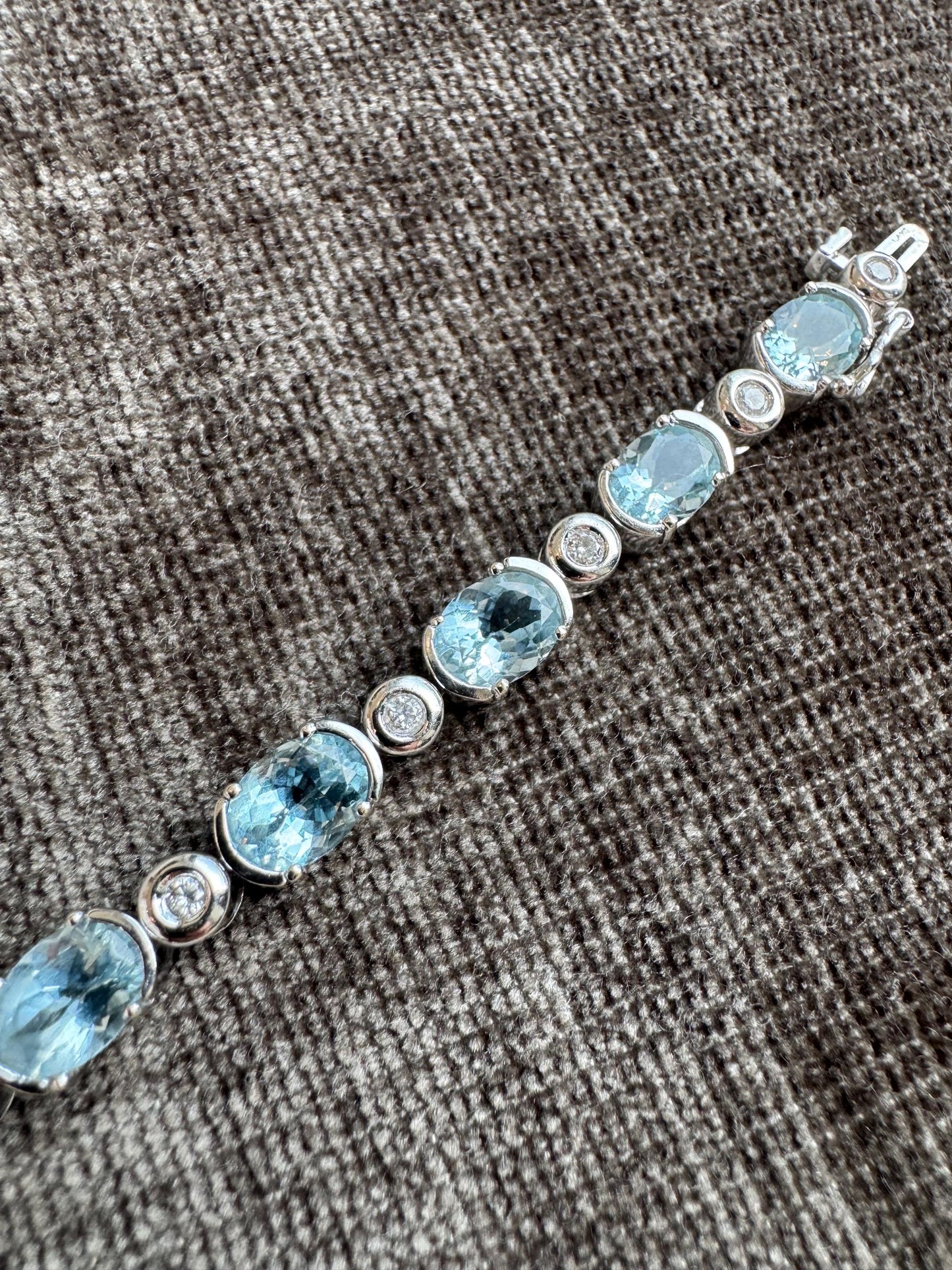 15 Carat Aquamarine & Diamond 14k White Gold Bracelet