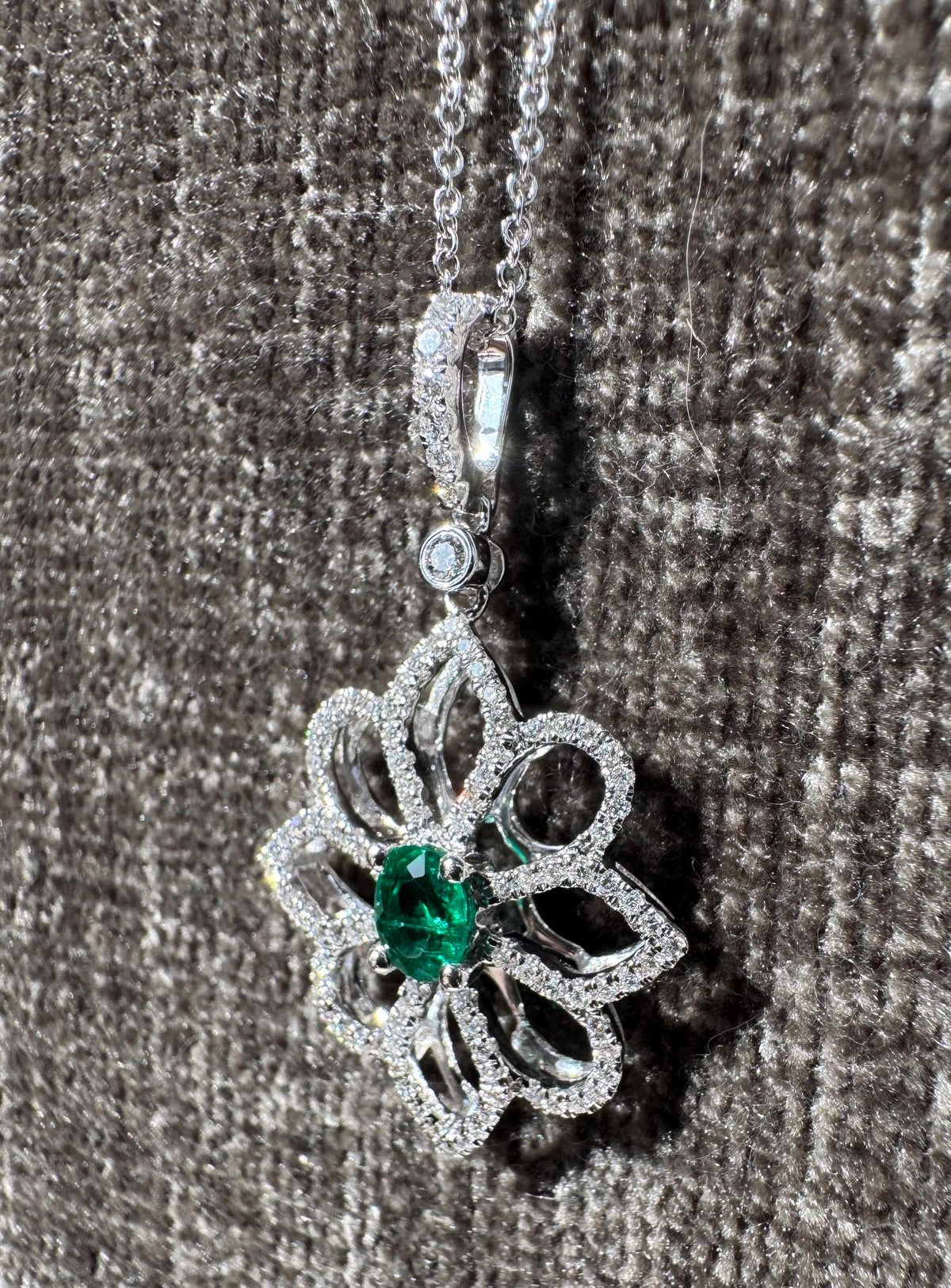 18k Solid White Gold Natural Emerald & Diamond Flower Pendant