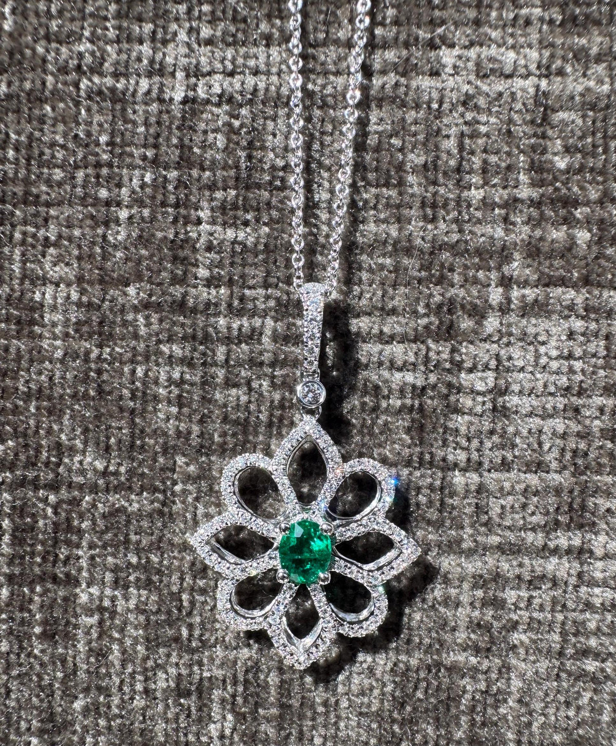 18k Solid White Gold Natural Emerald & Diamond Flower Pendant