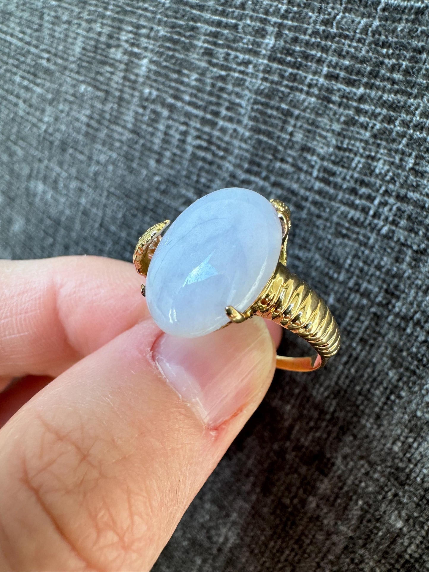 Vintage Natural Lavender Jade and Diamond 14k Solid Gold Ring