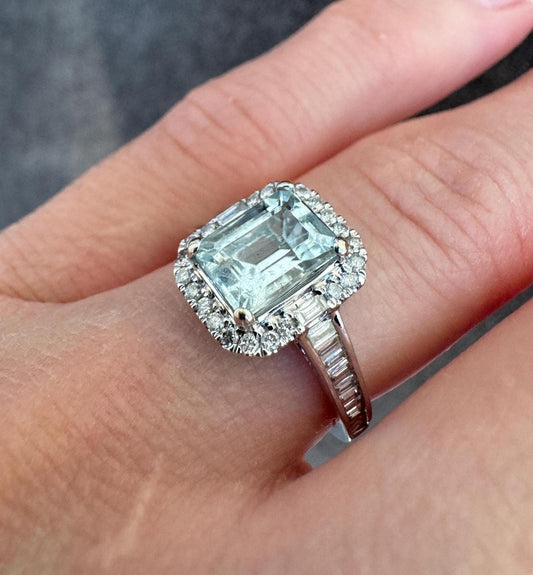 Vintage Brilliant 14k White Gold Natural Aquamarine and Diamond Ring