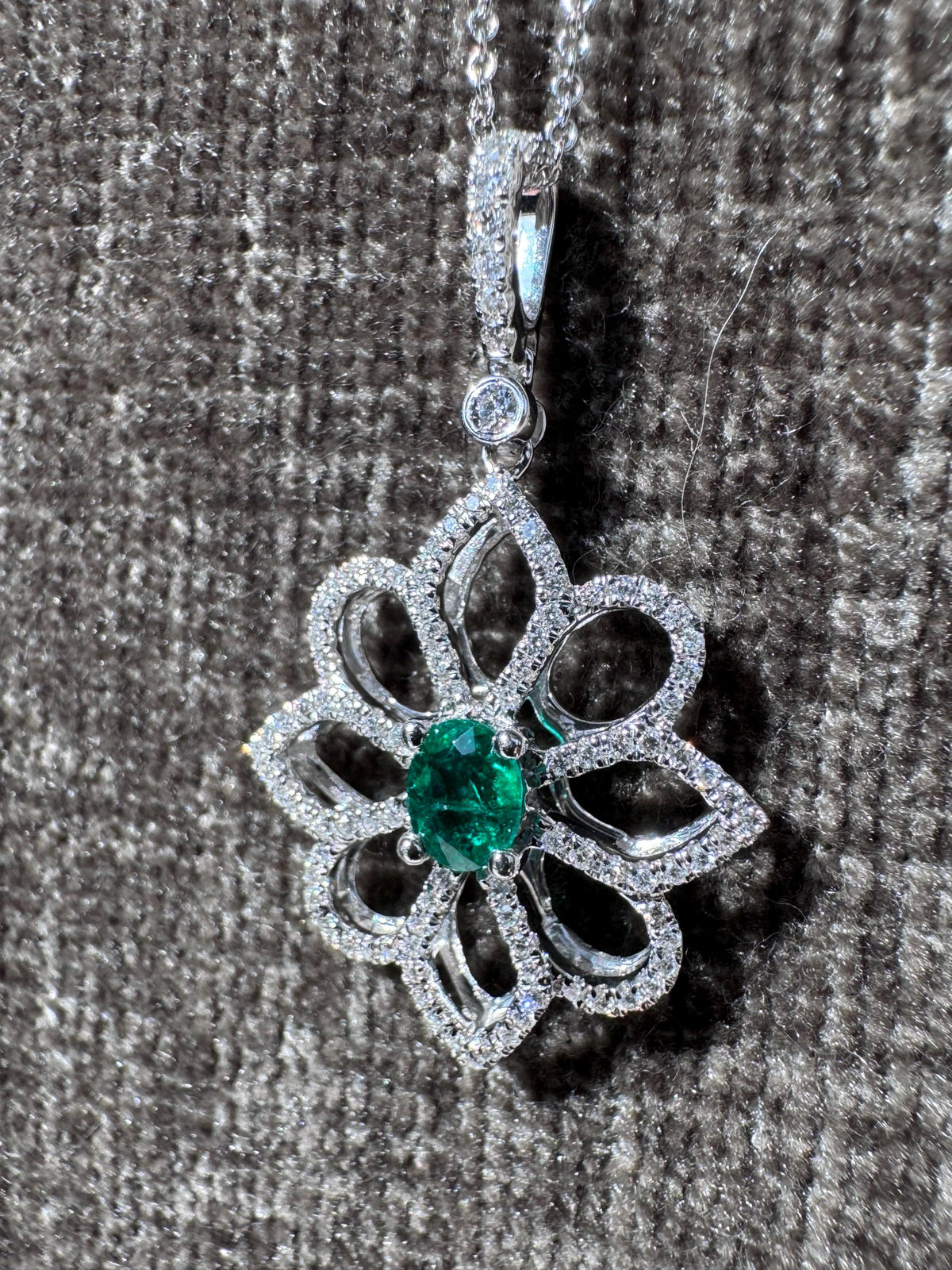 18k Solid White Gold Natural Emerald & Diamond Flower Pendant