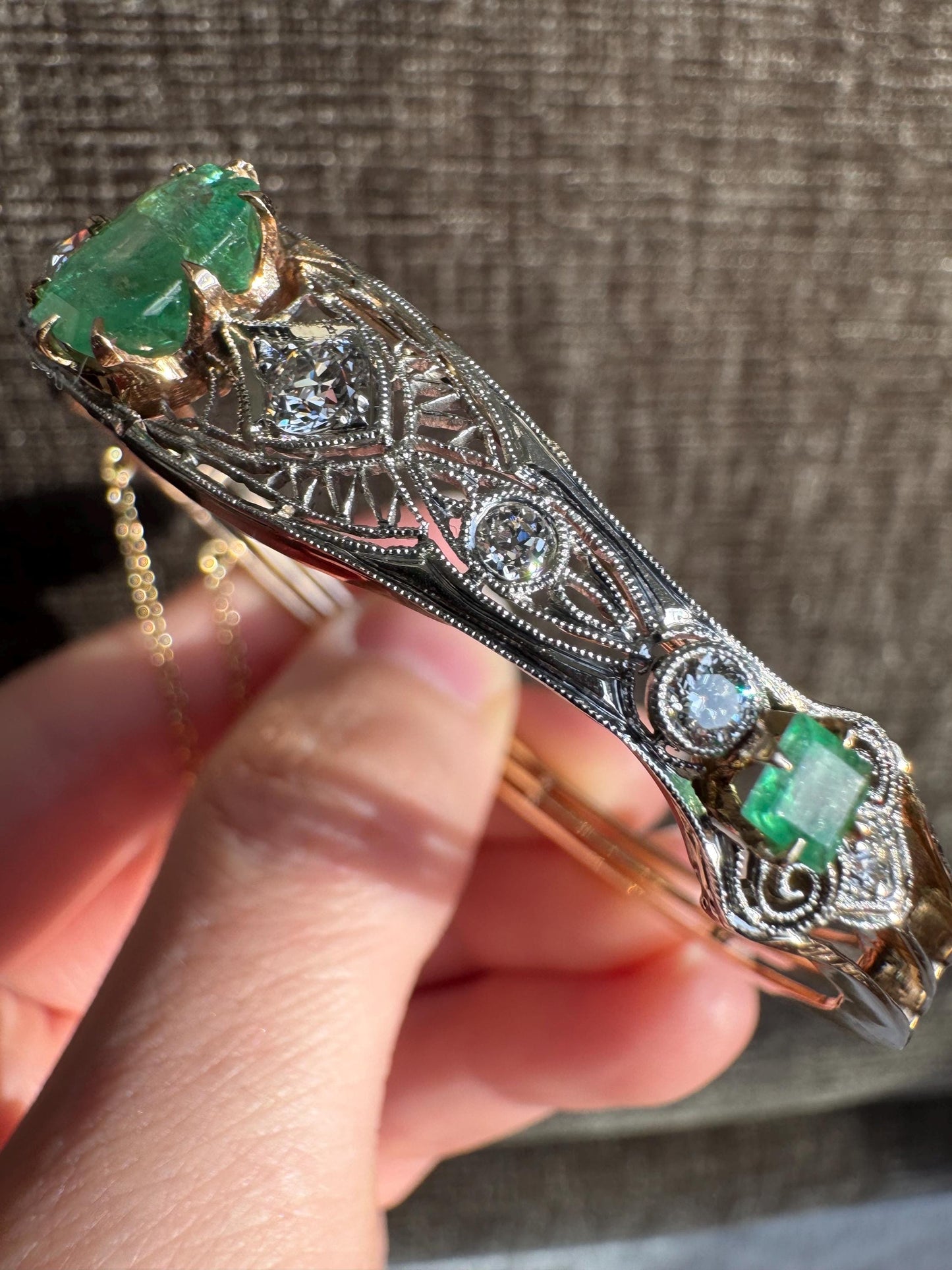 Antique Art Deco Platinum & Gold Emerald Bangle Bracelet | ca. 1915–1925