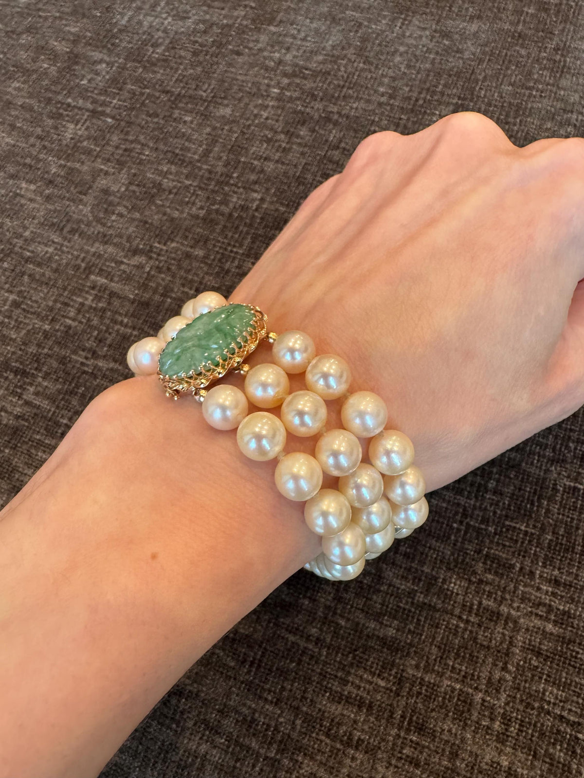 Vintage 14K Gold Akoya Pearl Bracelet with Carved Jade Medallion Closure