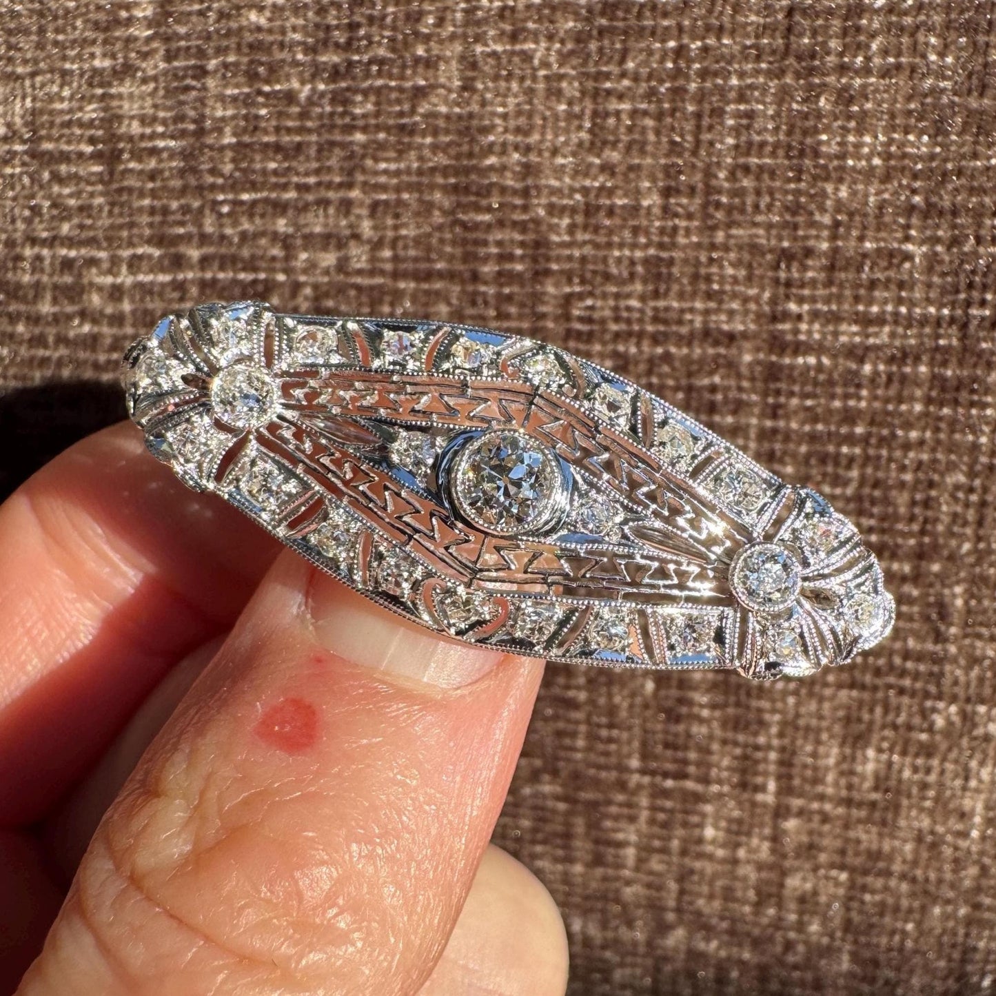 Art Deco Platinum & Old Mine Diamond Brooch – 1.25 ctw, 7.2g, VS1–VS2