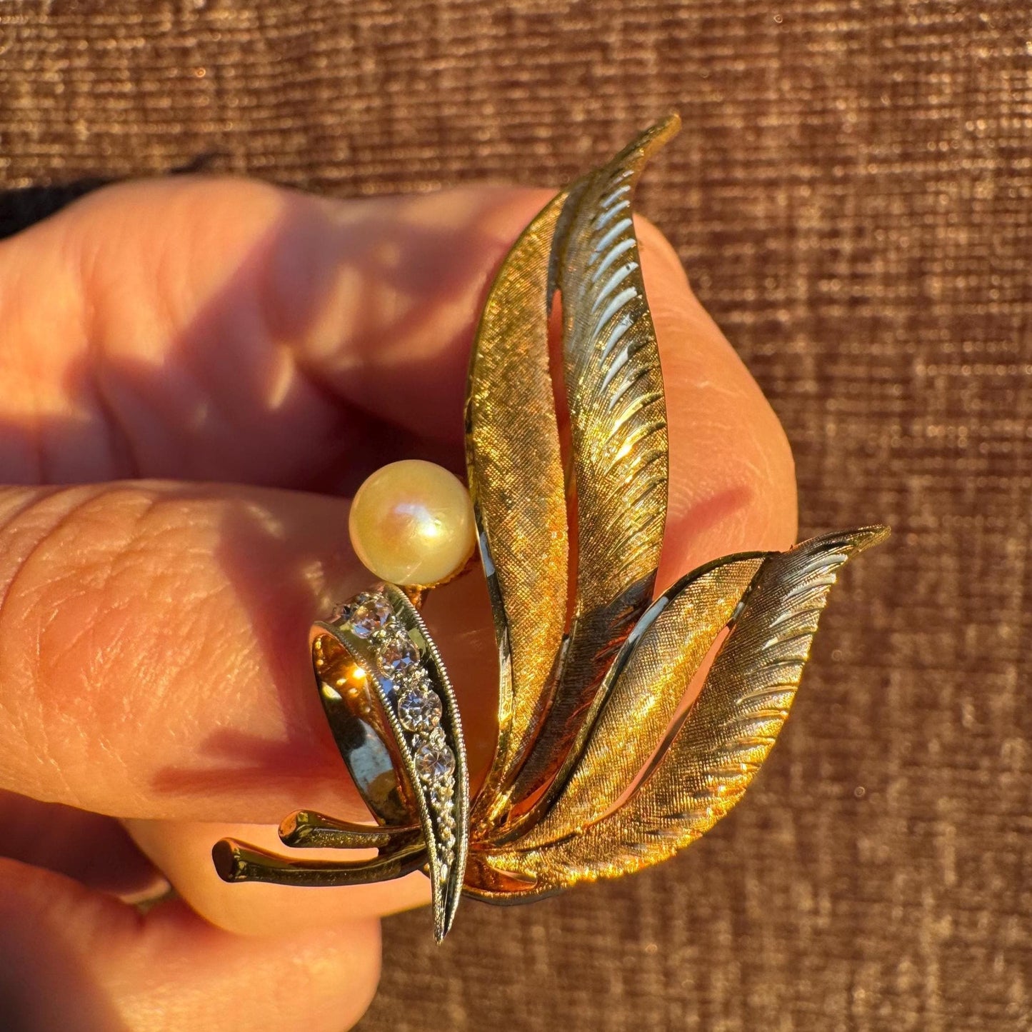 18k Vintage Leaf Brooch with Pearl & Diamonds