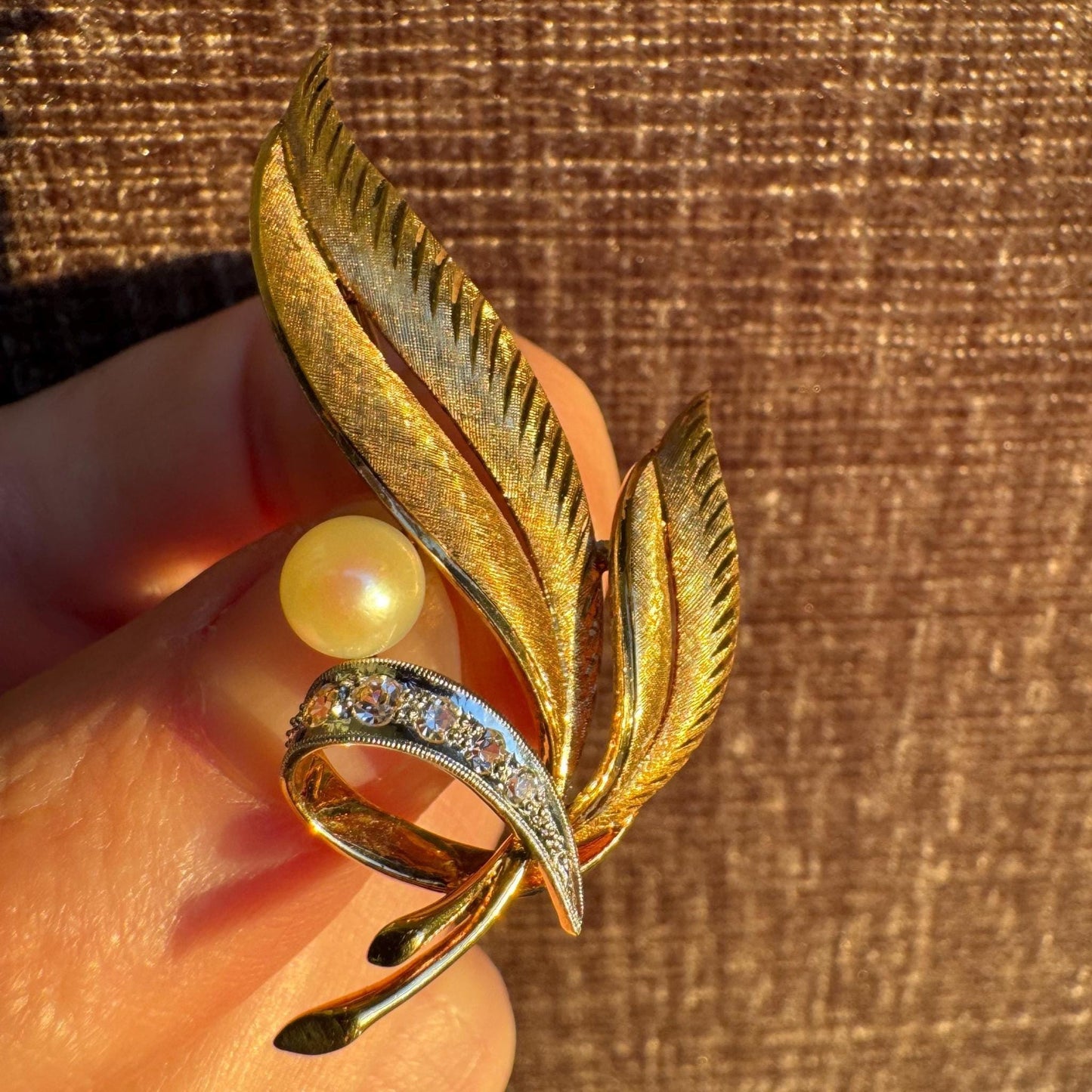 18k Vintage Leaf Brooch with Pearl & Diamonds