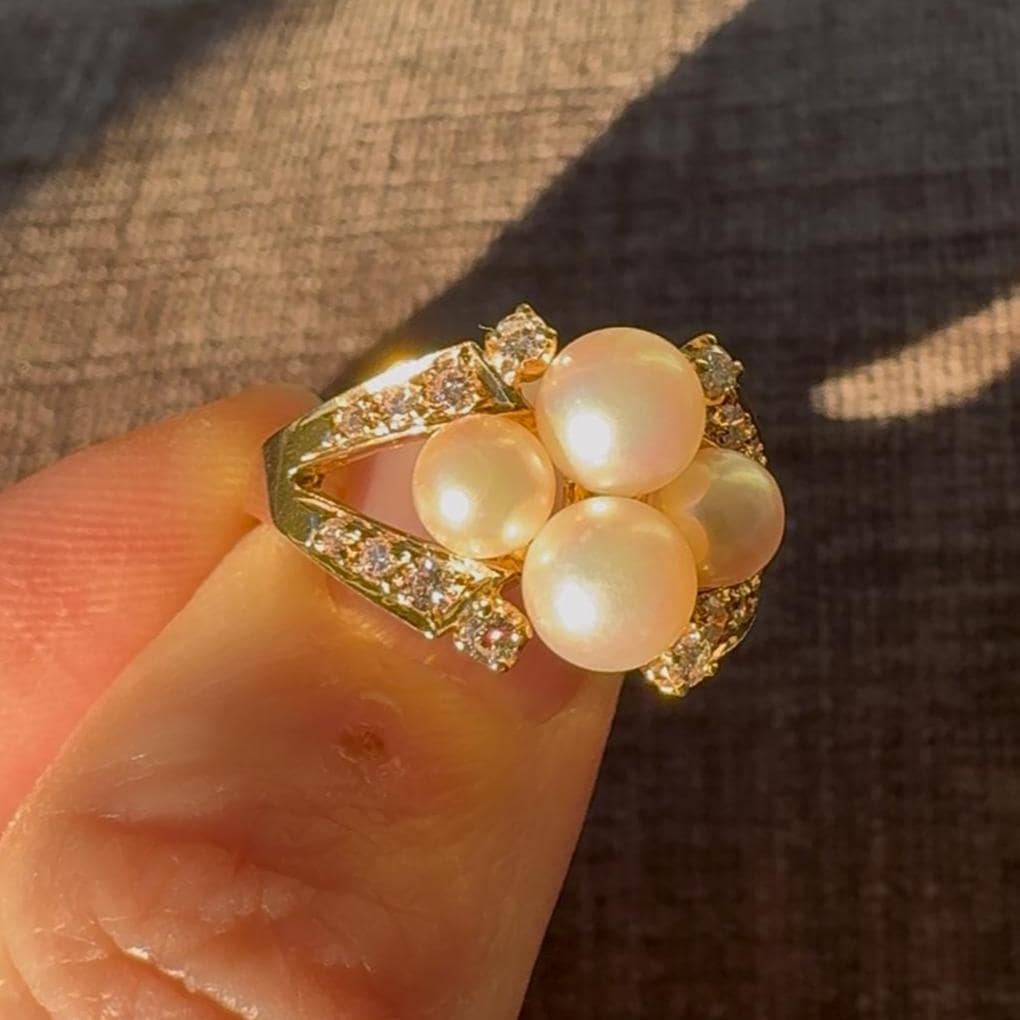 Vintage Authentic Mikimoto 18k Gold Natural Diamond Akoya Pearl Cluster Ring
