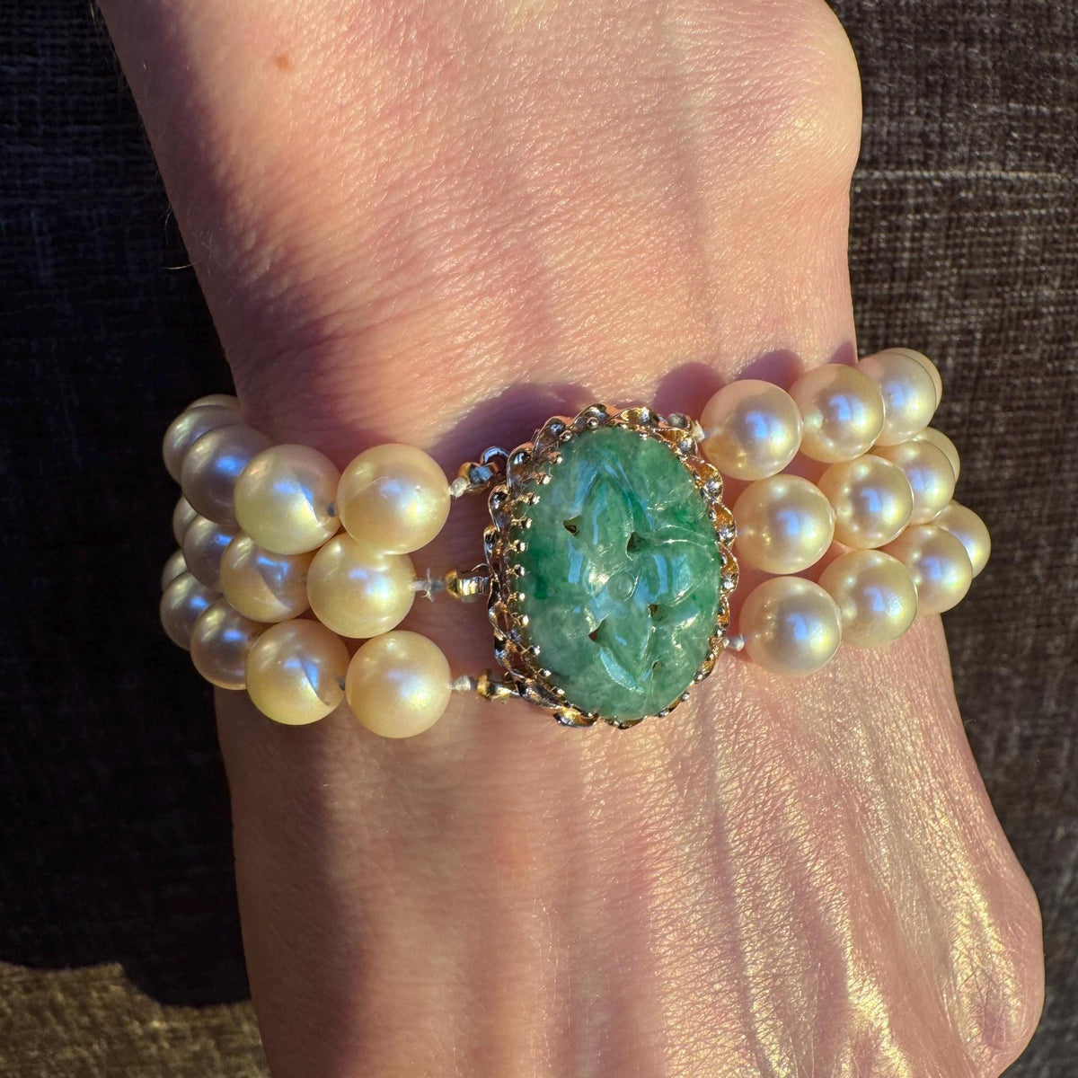Vintage 14K Gold Akoya Pearl Bracelet with Carved Jade Medallion Closure
