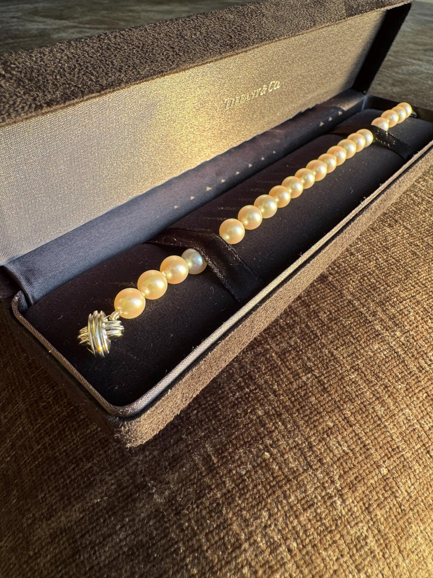 Tiffany & Co. 18K Yellow Gold and Akoya Pearl Bracelet – 8mm Pearls
