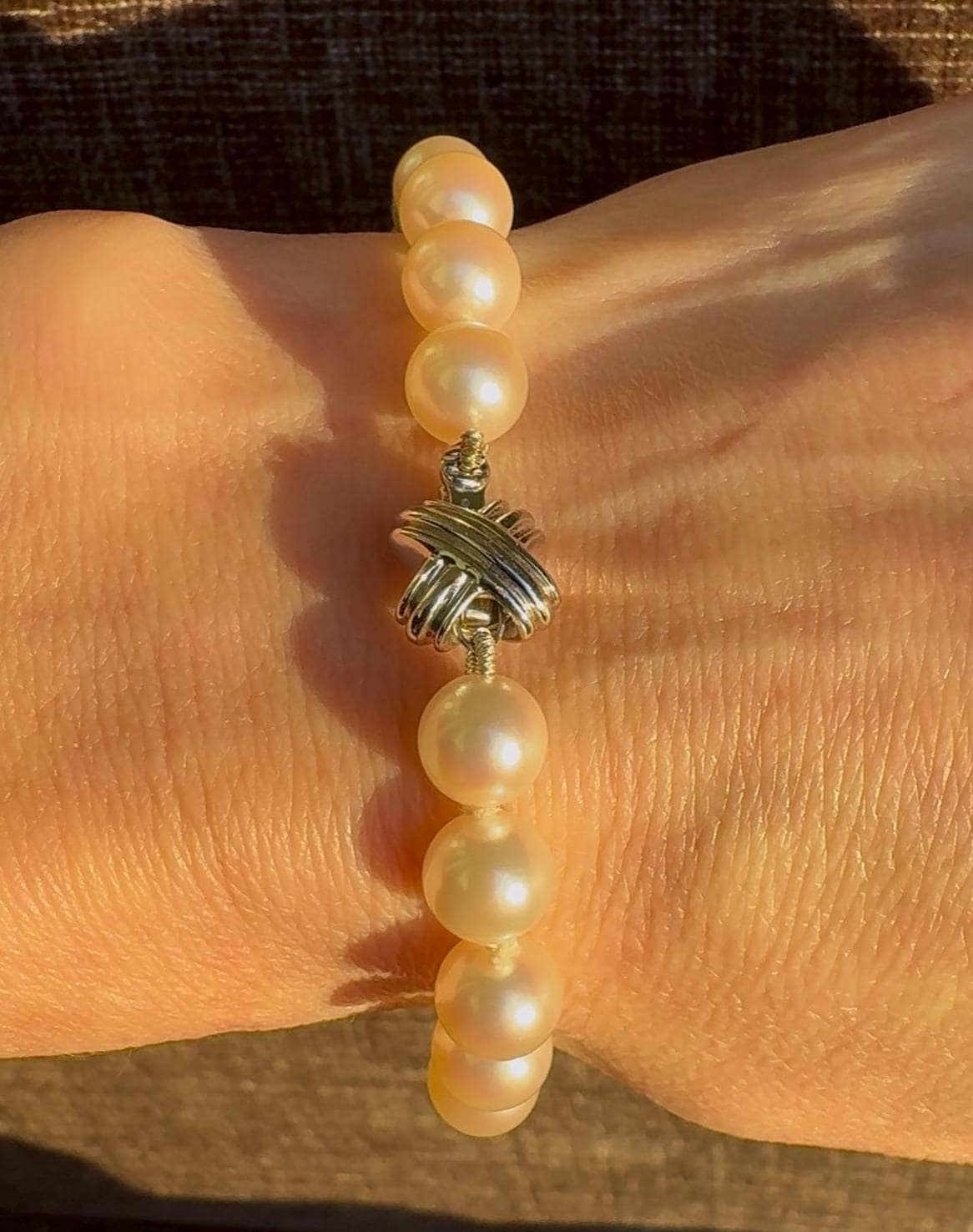 Tiffany & Co. 18K Yellow Gold and Akoya Pearl Bracelet – 8mm Pearls