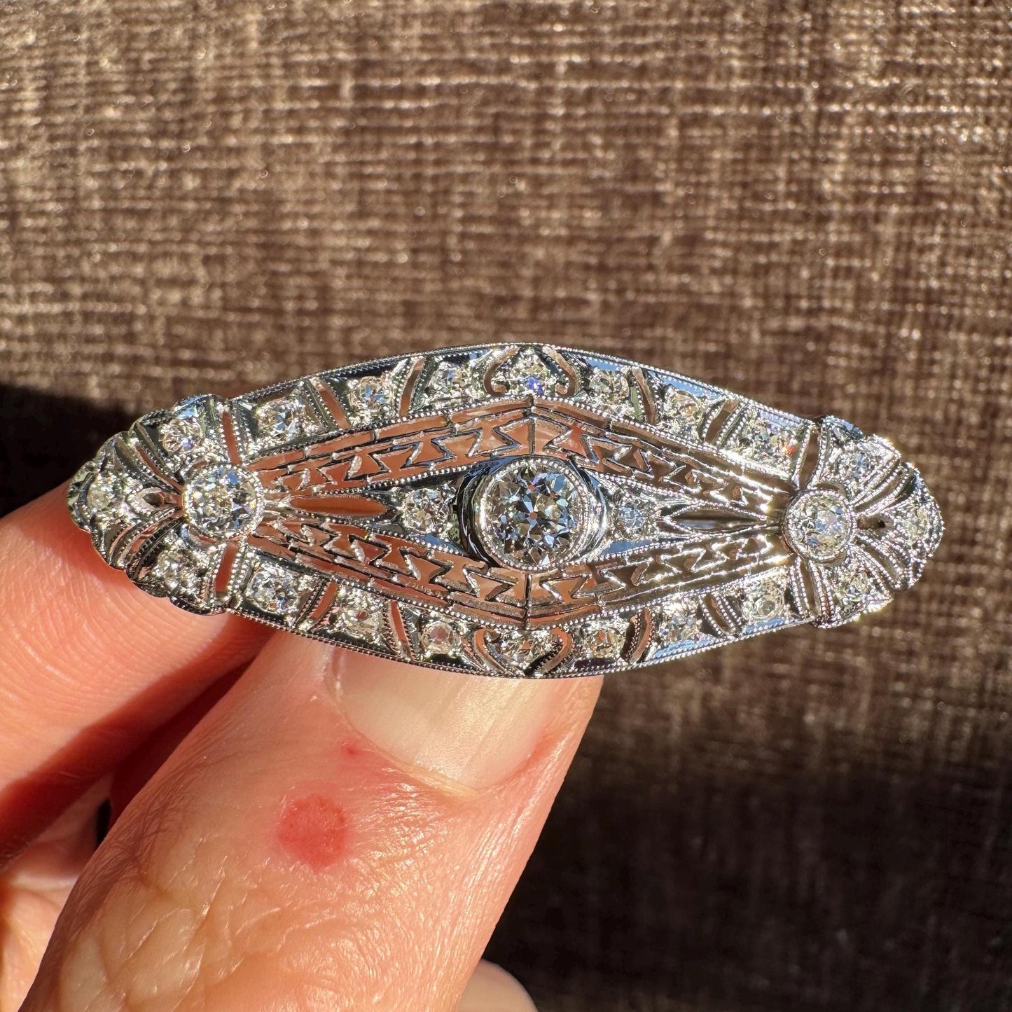 Art Deco Platinum & Old Mine Diamond Brooch – 1.25 ctw, 7.2g, VS1–VS2