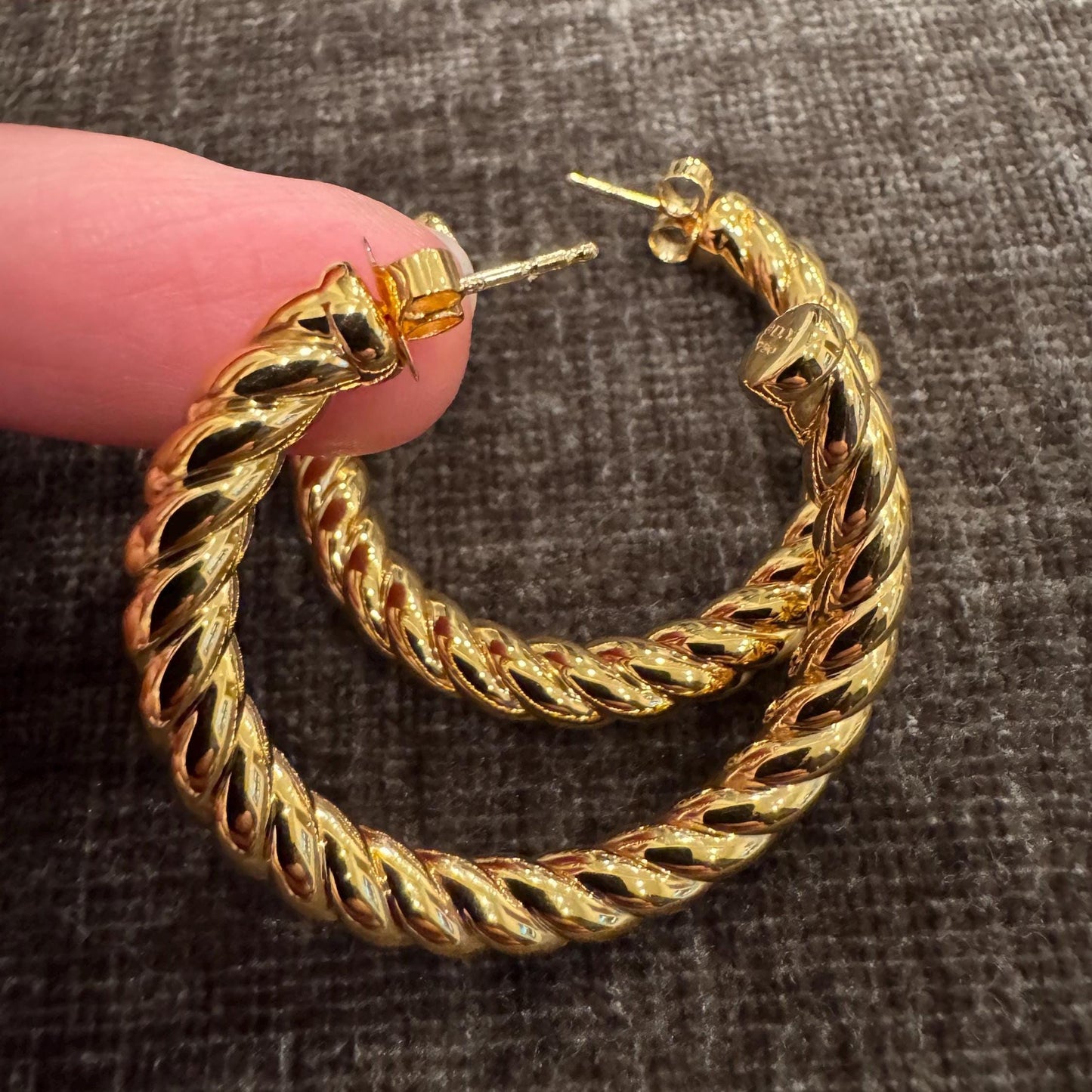 Authentic David Yurman Sculpted Cable Hoop Earrings 18K Yellow Gold 40mm