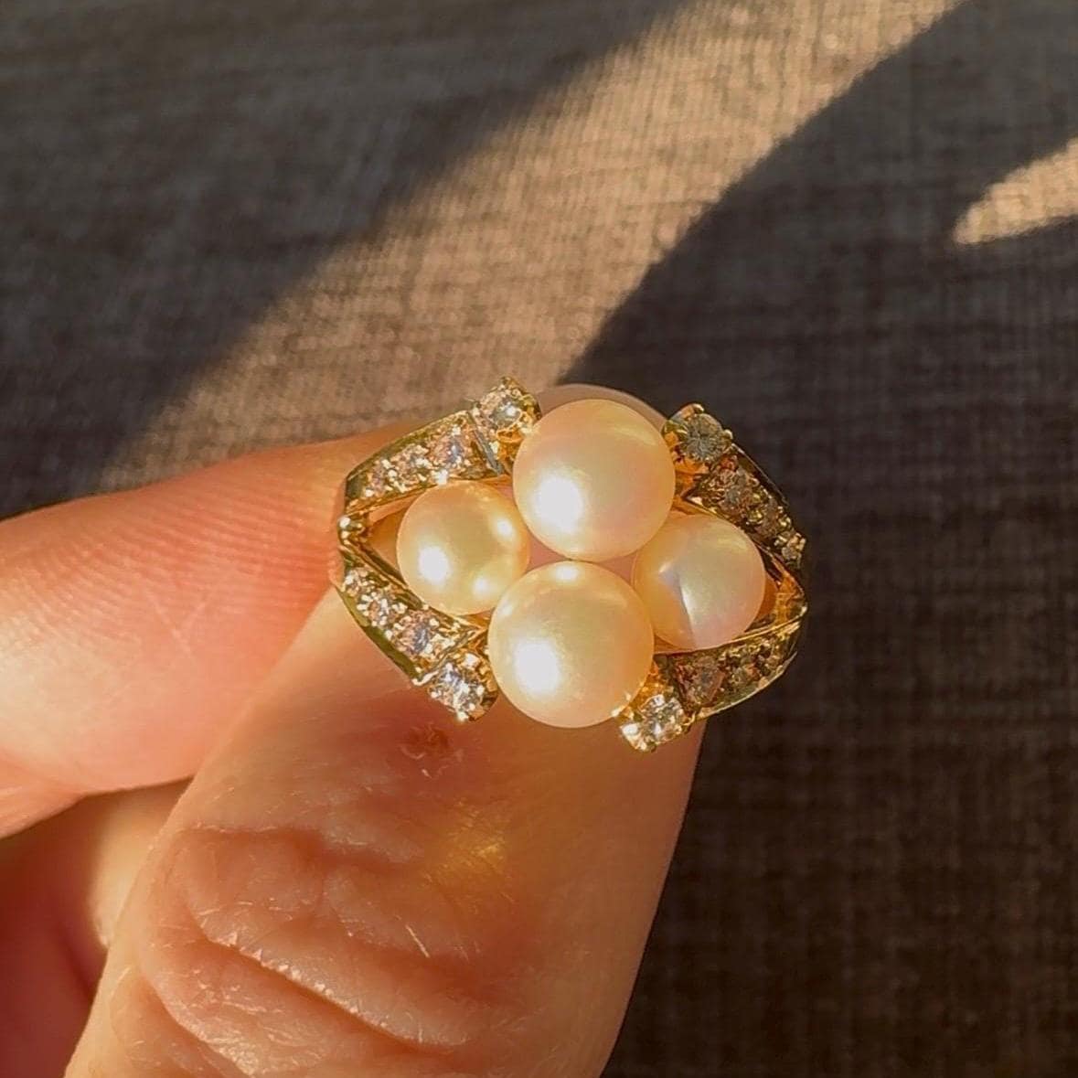 Vintage Authentic Mikimoto 18k Gold Natural Diamond Akoya Pearl Cluster Ring