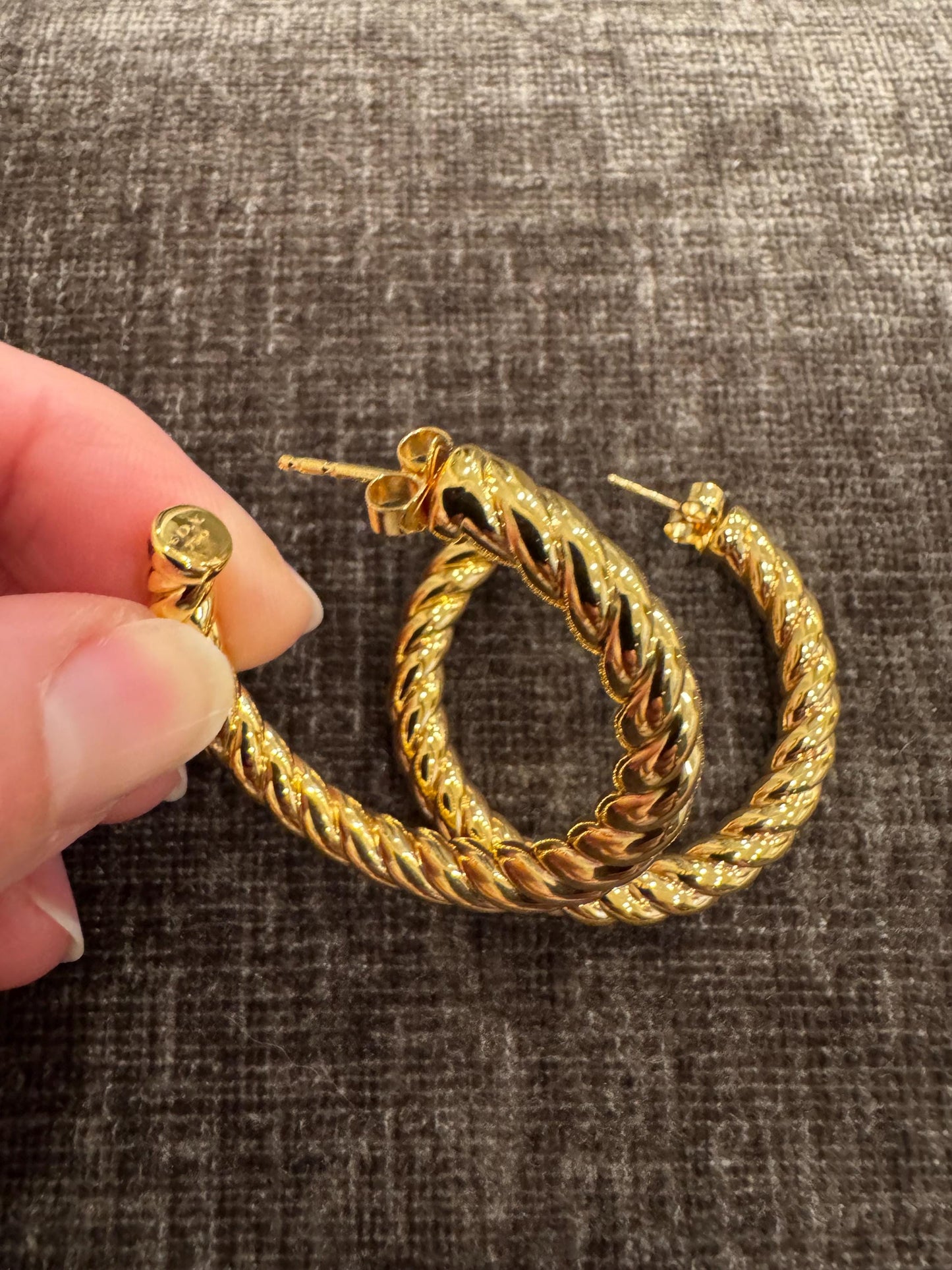Authentic David Yurman Sculpted Cable Hoop Earrings 18K Yellow Gold 40mm