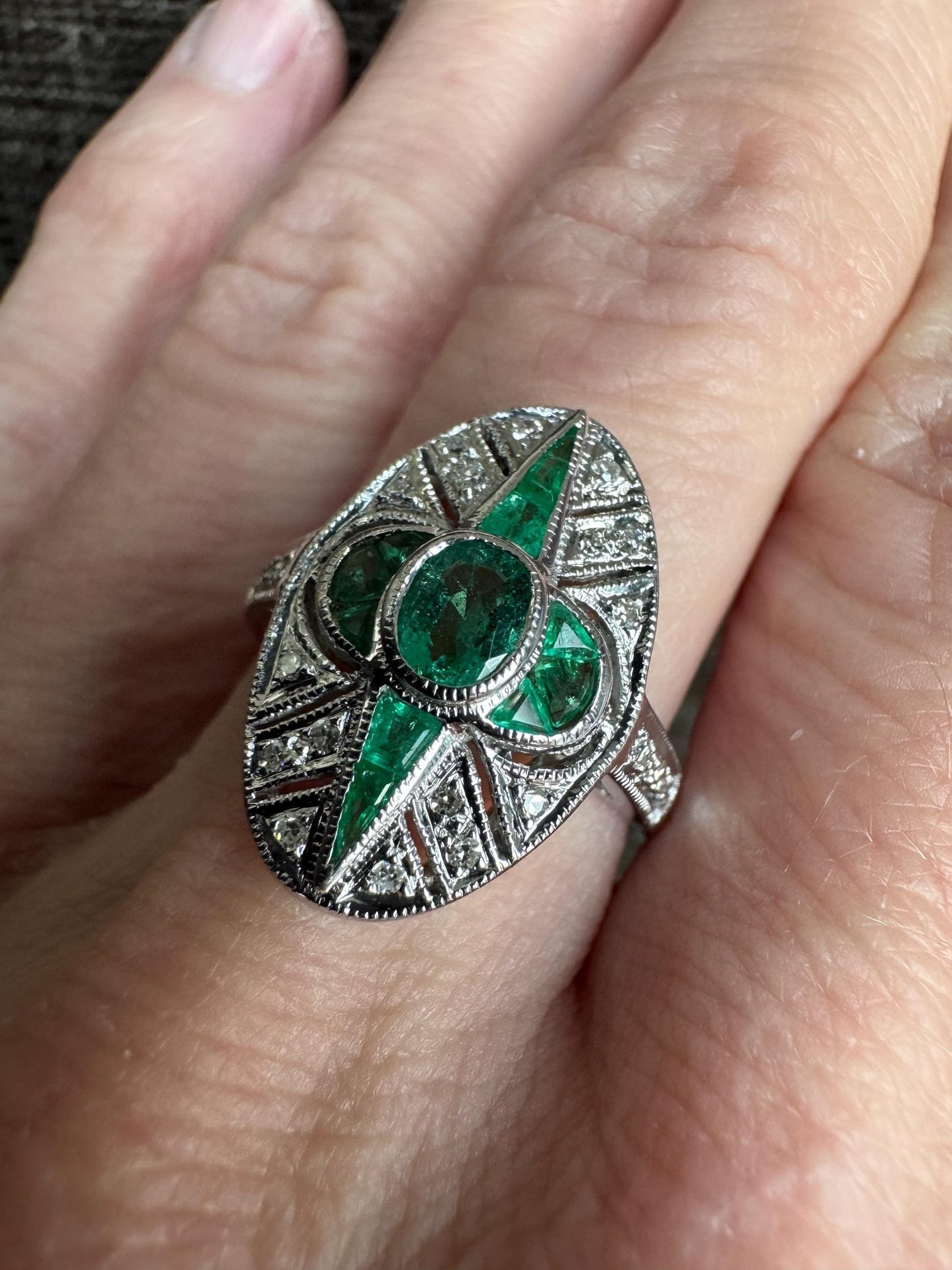 Vintage Art Deco Natural Emerald & Diamond Ring | Estate Jewelry