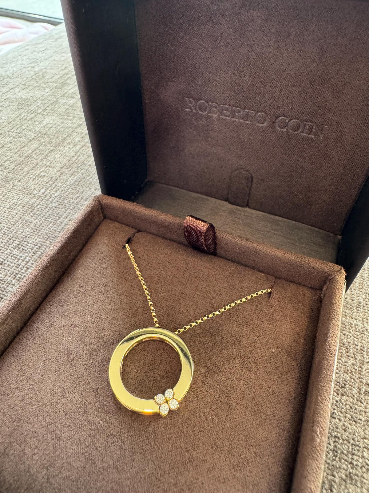Roberto Coin Love In Verona 18K Yellow Gold Circle of Life Diamond Pendant Necklace