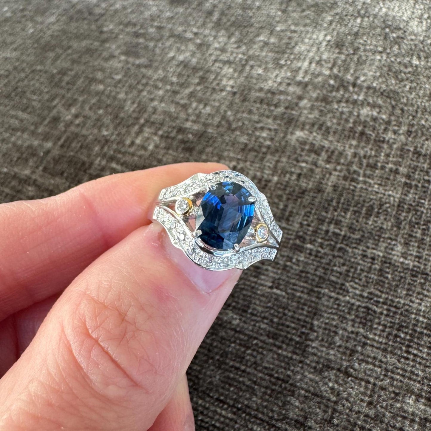 18k Gold Two Toned Natural Blue Oval Sapphire & Diamond Estate Ring