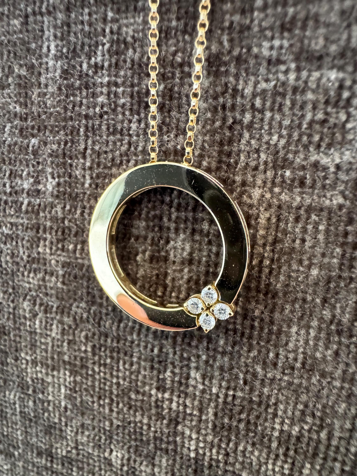 Roberto Coin Love In Verona 18K Yellow Gold Circle of Life Diamond Pendant Necklace